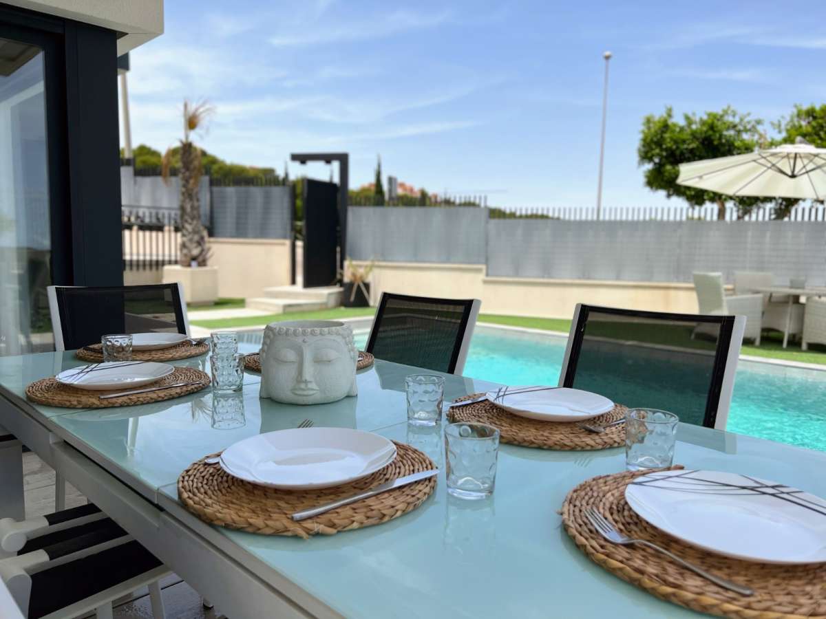 Resale - 3 Bedroom 3 Bathroom Villa in San Miguel de Salinas - - Alicante Resale - 3 Bedroom 3 Bathroom Villa in San Miguel de Salinas - - Alicante