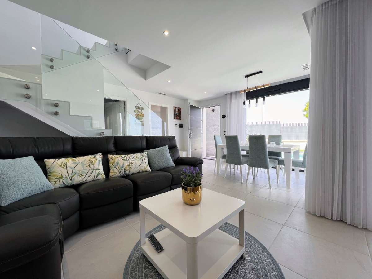 Resale - 3 Bedroom 3 Bathroom Villa in San Miguel de Salinas - - Alicante Resale - 3 Bedroom 3 Bathroom Villa in San Miguel de Salinas - - Alicante
