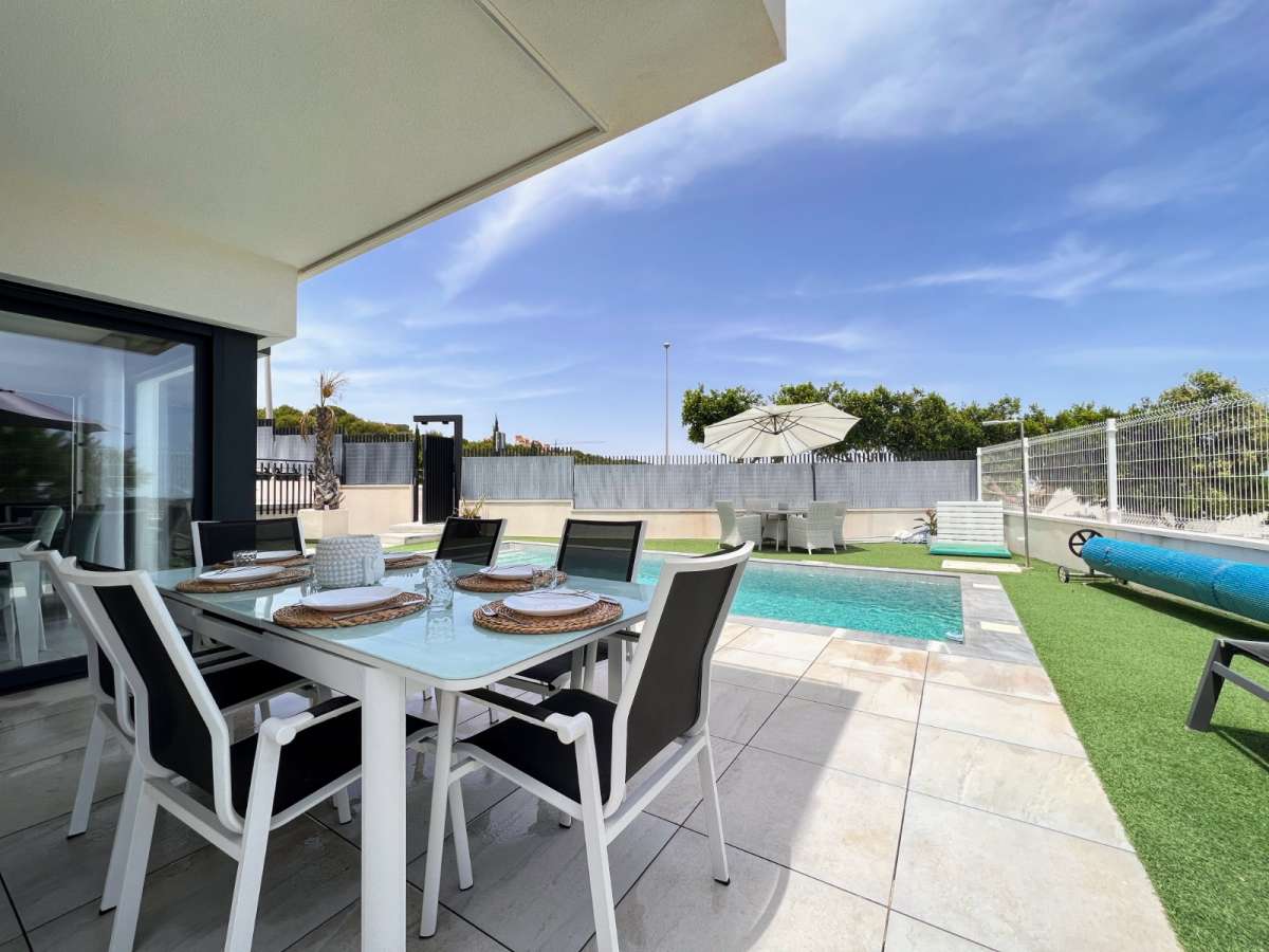 Resale - 3 Bedroom 3 Bathroom Villa in San Miguel de Salinas - - Alicante Resale - 3 Bedroom 3 Bathroom Villa in San Miguel de Salinas - - Alicante