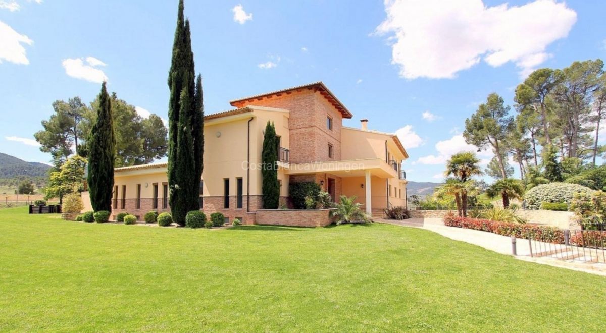 Resale - 6 Bedroom 8 Bathroom Villa in Penàguila - - Alicante Resale - 6 Bedroom 8 Bathroom Villa in Penàguila - - Alicante