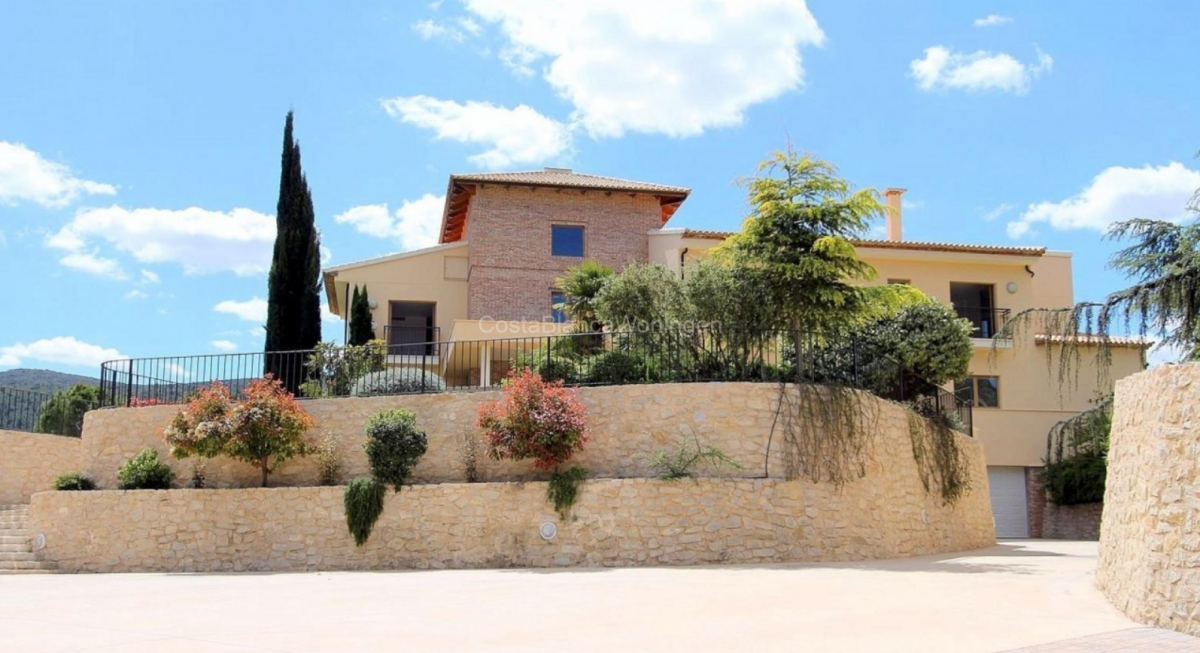 Resale - 6 Bedroom 8 Bathroom Villa in Penàguila - - Alicante Resale - 6 Bedroom 8 Bathroom Villa in Penàguila - - Alicante