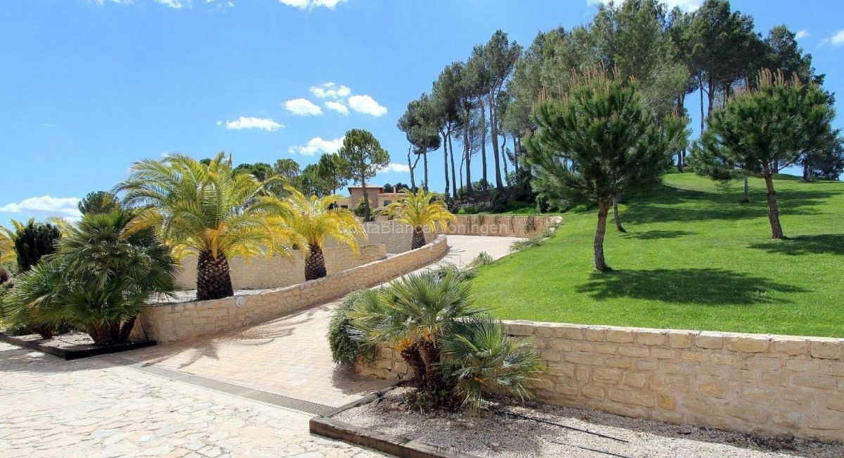 Resale - 6 Bedroom 8 Bathroom Villa in Penàguila - - Alicante Resale - 6 Bedroom 8 Bathroom Villa in Penàguila - - Alicante