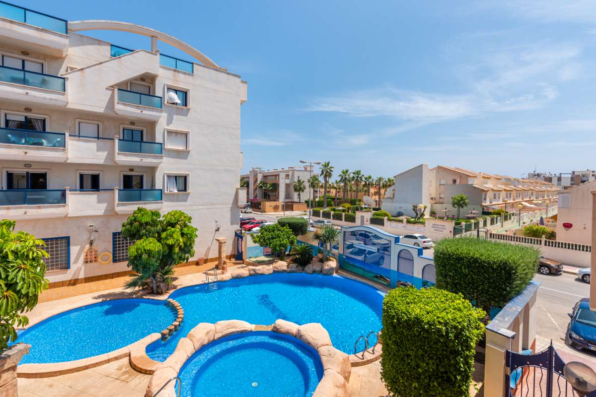 Resale - 2 Bedroom 1 Bathroom Apartment in Dehesa de Campoamor - - Alicante Resale - 2 Bedroom 1 Bathroom Apartment in Dehesa de Campoamor - - Alicante