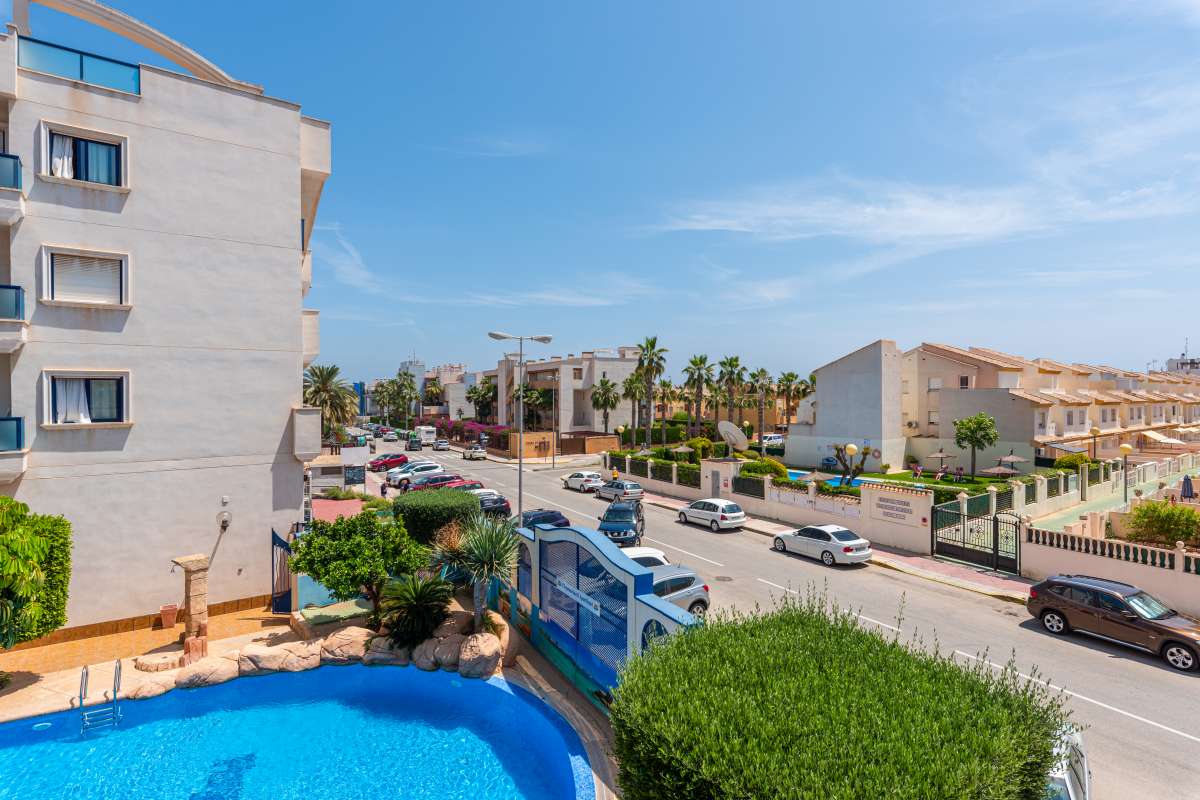 Resale - 2 Bedroom 1 Bathroom Apartment in Dehesa de Campoamor - - Alicante Resale - 2 Bedroom 1 Bathroom Apartment in Dehesa de Campoamor - - Alicante