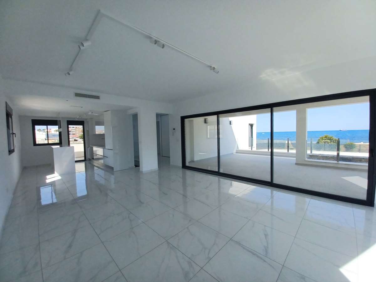 Resale - 5 Bedroom 3 Bathroom Villa in La Veleta - - Alicante Resale - 5 Bedroom 3 Bathroom Villa in La Veleta - - Alicante