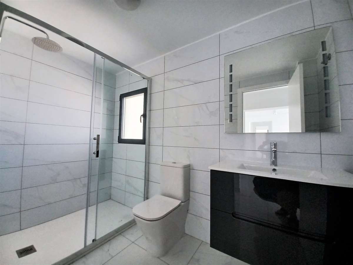 Resale - 5 Bedroom 3 Bathroom Villa in La Veleta - - Alicante Resale - 5 Bedroom 3 Bathroom Villa in La Veleta - - Alicante