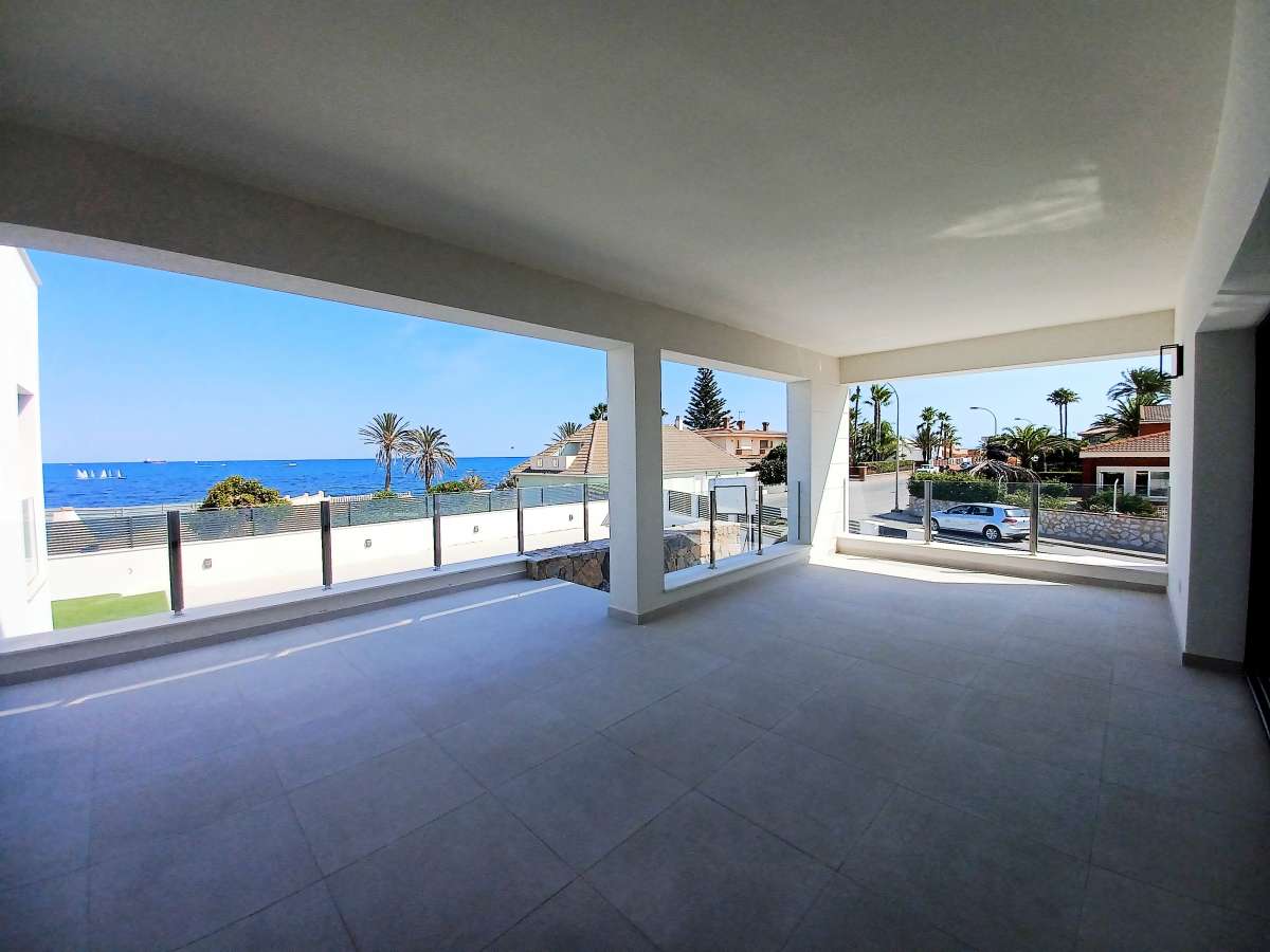 Resale - 5 Bedroom 3 Bathroom Villa in La Veleta - - Alicante Resale - 5 Bedroom 3 Bathroom Villa in La Veleta - - Alicante
