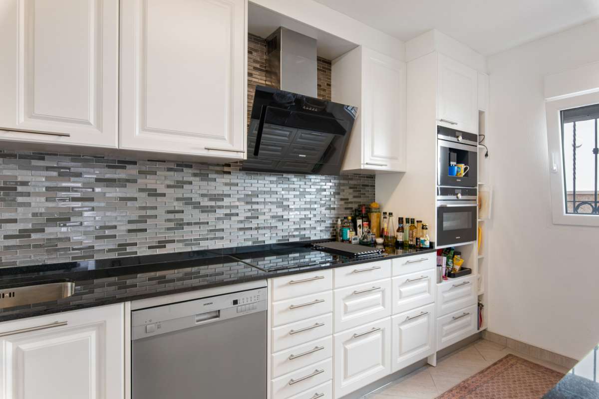 Resale - 4 Bedroom 2 Bathroom Villa in Punta Prima - - Alicante Resale - 4 Bedroom 2 Bathroom Villa in Punta Prima - - Alicante