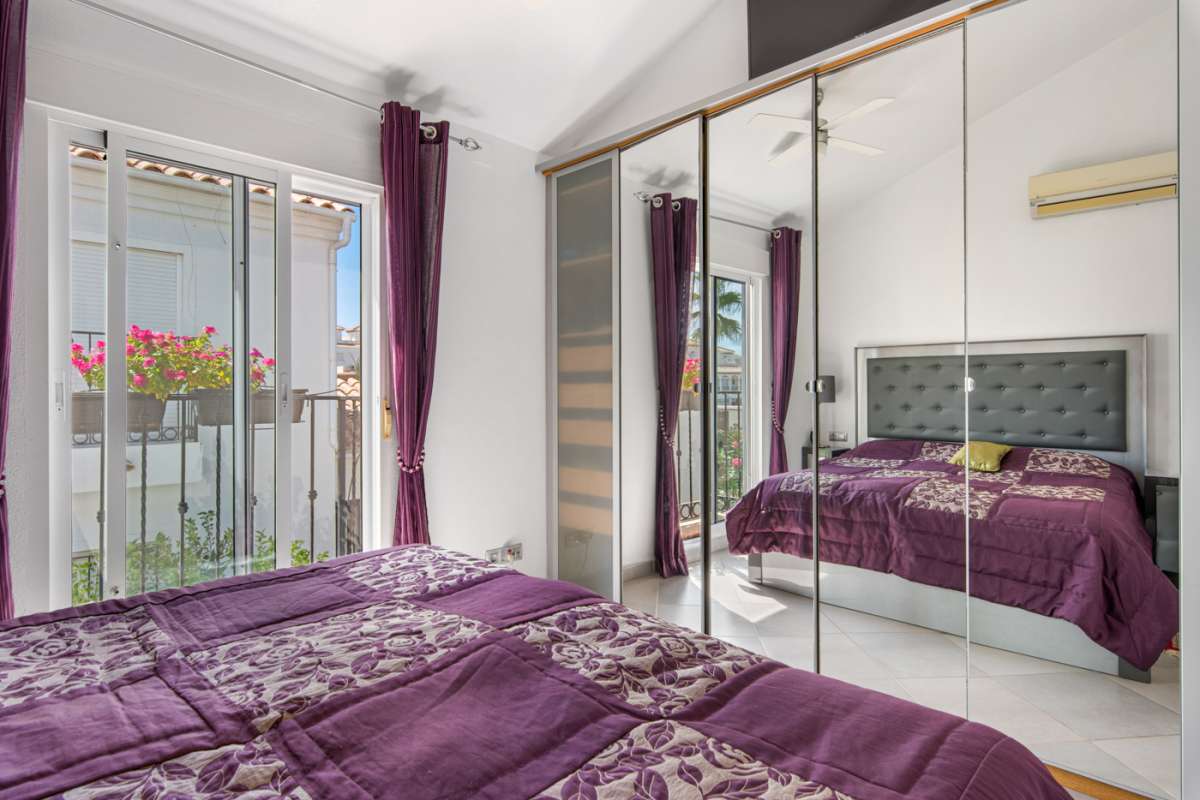 Resale - 4 Bedroom 2 Bathroom Villa in Punta Prima - - Alicante Resale - 4 Bedroom 2 Bathroom Villa in Punta Prima - - Alicante