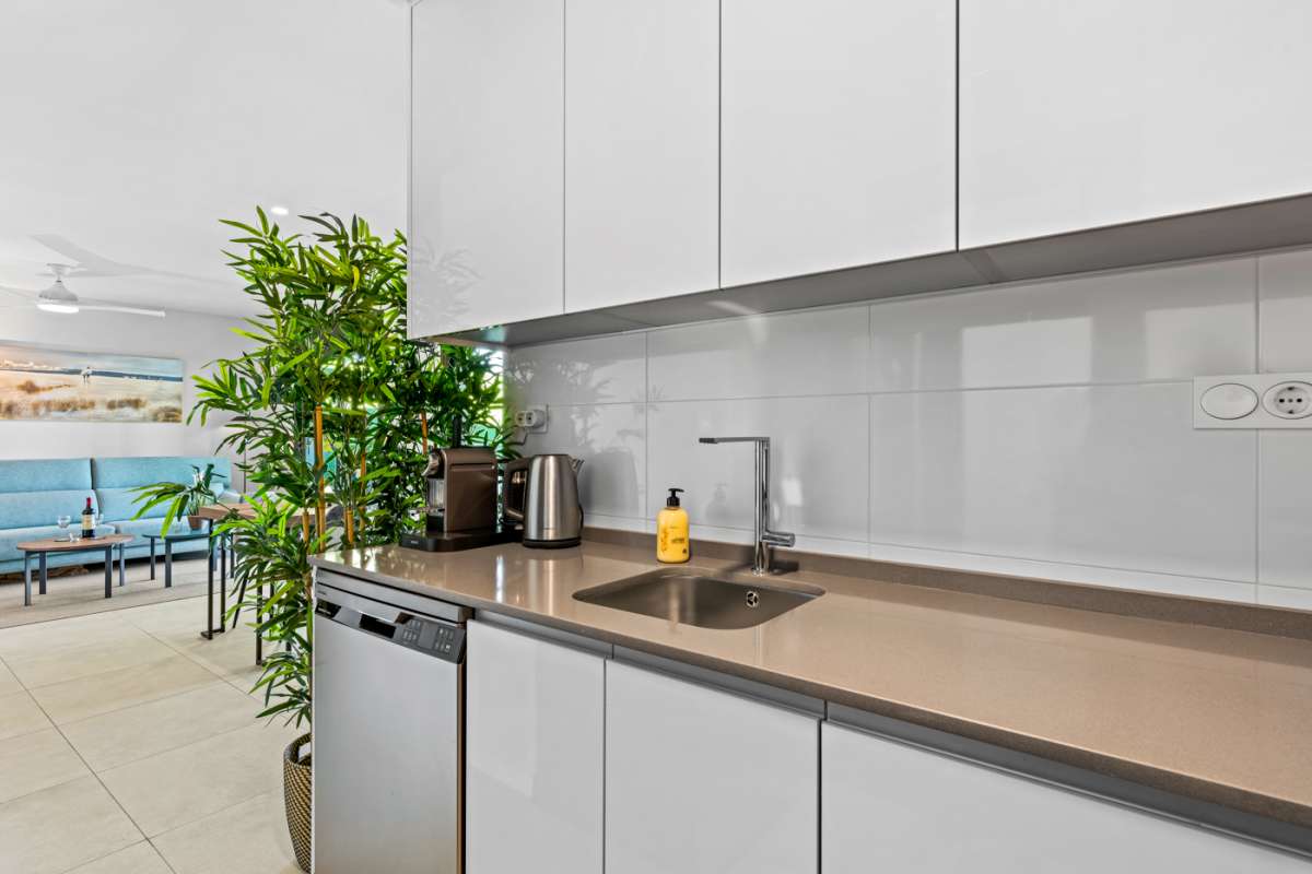 Resale - 2 Bedroom 2 Bathroom Apartment in Mil Palmeras - - Alicante Resale - 2 Bedroom 2 Bathroom Apartment in Mil Palmeras - - Alicante