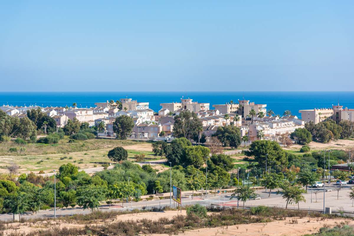Resale - 2 Bedroom 2 Bathroom Apartment in Mil Palmeras - - Alicante Resale - 2 Bedroom 2 Bathroom Apartment in Mil Palmeras - - Alicante