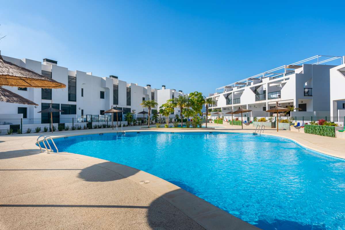 Resale - 2 Bedroom 2 Bathroom Apartment in Mil Palmeras - - Alicante Resale - 2 Bedroom 2 Bathroom Apartment in Mil Palmeras - - Alicante