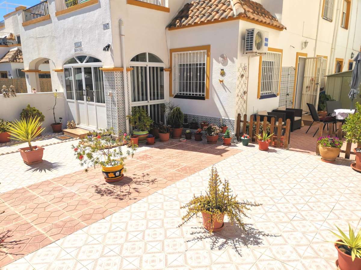 Resale - 3 Bedroom 2 Bathroom House in La Florida - - Alicante Resale - 3 Bedroom 2 Bathroom House in La Florida - - Alicante
