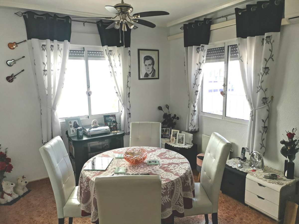 Resale - 3 Bedroom 2 Bathroom House in La Florida - - Alicante Resale - 3 Bedroom 2 Bathroom House in La Florida - - Alicante