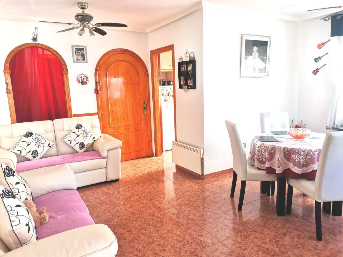Resale - 3 Bedroom 2 Bathroom House in La Florida - - Alicante Resale - 3 Bedroom 2 Bathroom House in La Florida - - Alicante