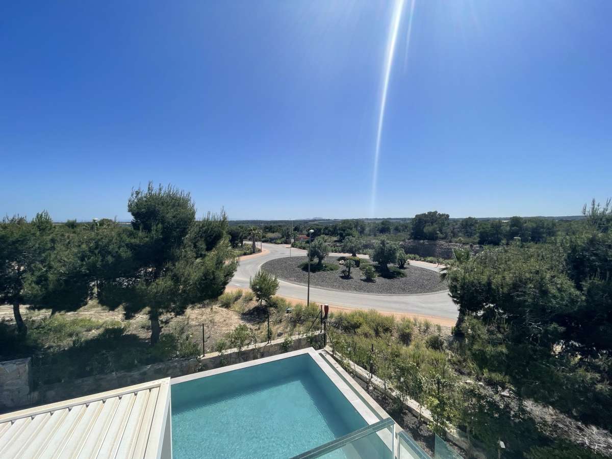 Resale - 3 Bedroom 3 Bathroom Villa in Las Colinas Golf and Country Club - - Alicante Resale - 3 Bedroom 3 Bathroom Villa in Las Colinas Golf and Country Club - - Alicante