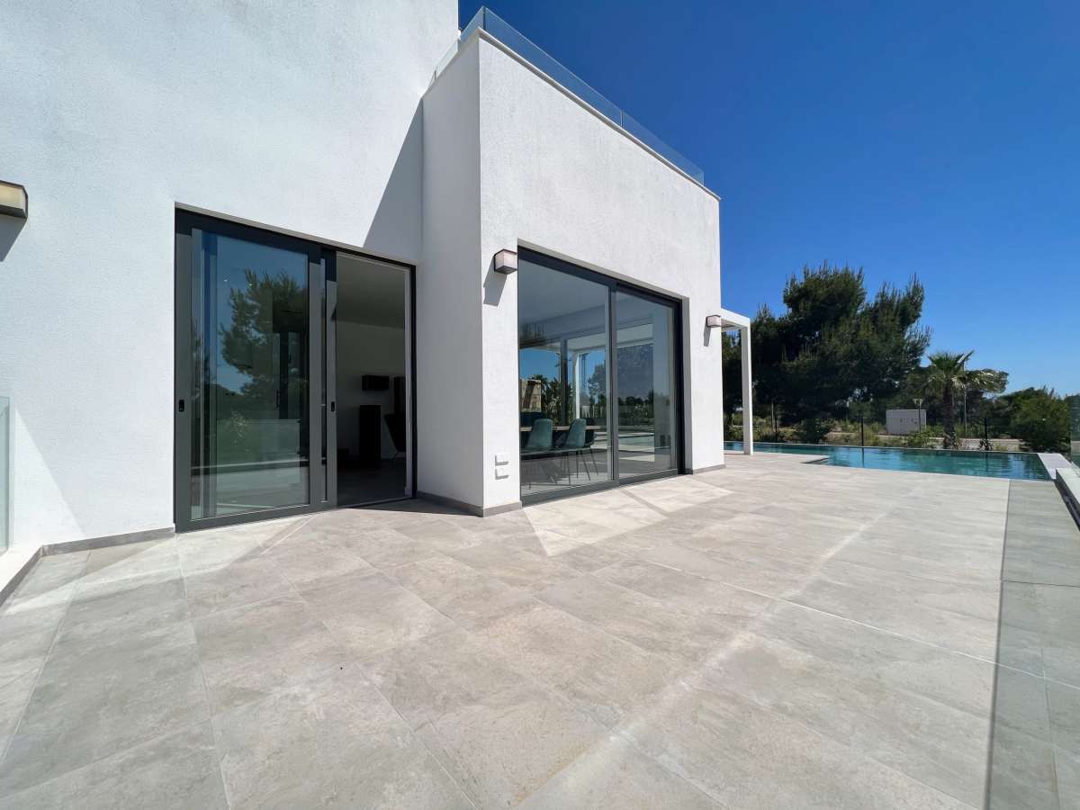 Resale - 3 Bedroom 3 Bathroom Villa in Las Colinas Golf and Country Club - - Alicante Resale - 3 Bedroom 3 Bathroom Villa in Las Colinas Golf and Country Club - - Alicante