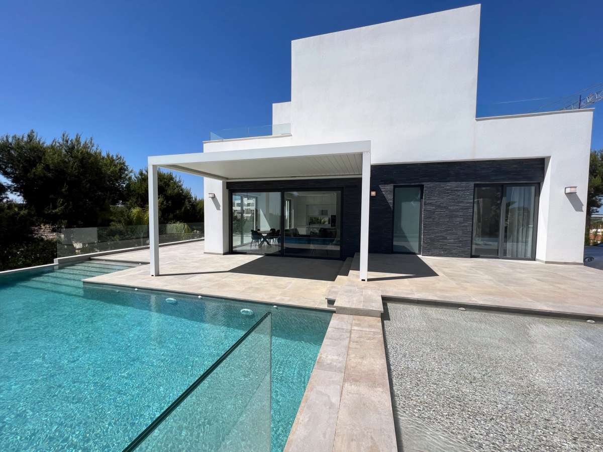 Resale - 3 Bedroom 3 Bathroom Villa in Las Colinas Golf and Country Club - - Alicante Resale - 3 Bedroom 3 Bathroom Villa in Las Colinas Golf and Country Club - - Alicante