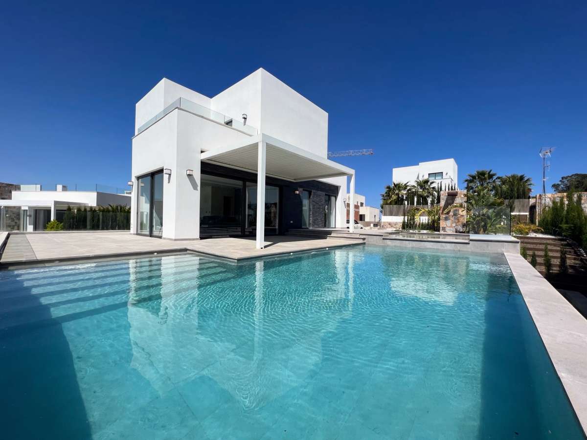 Resale - 3 Bedroom 3 Bathroom Villa in Las Colinas Golf and Country Club - - Alicante Resale - 3 Bedroom 3 Bathroom Villa in Las Colinas Golf and Country Club - - Alicante