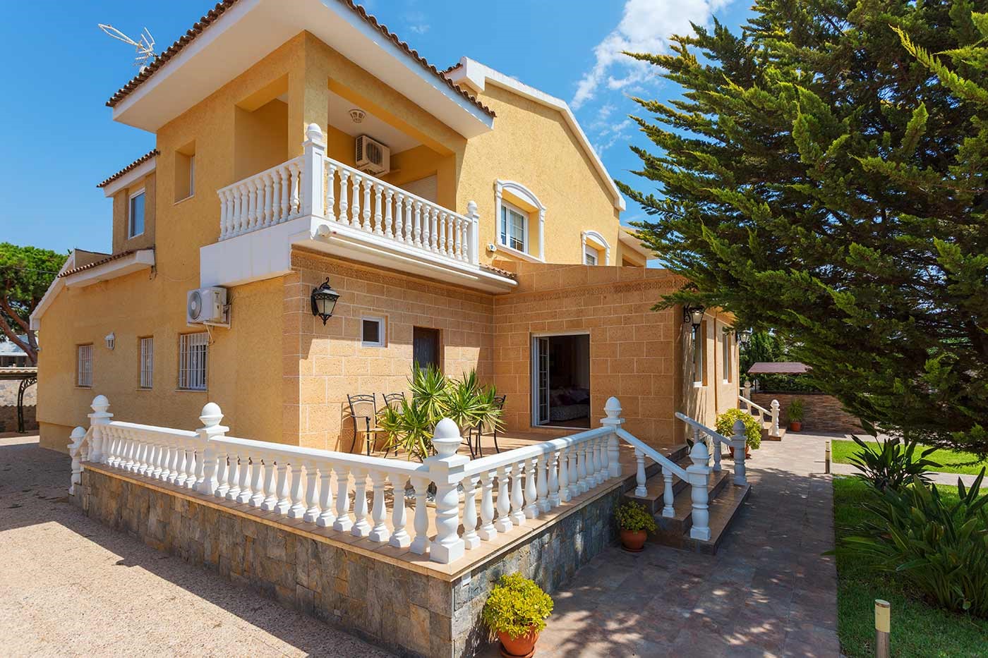Resale - 5 Bedroom 5 Bathroom Villa in Orihuela Costa - Cabo Roig - Alicante Resale - 5 Bedroom 5 Bathroom Villa in Orihuela Costa - Cabo Roig - Alicante