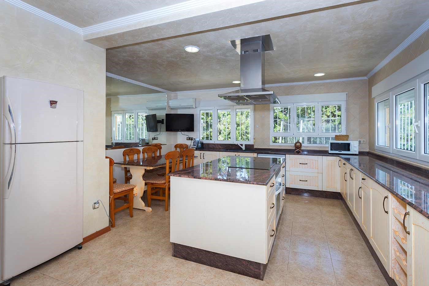Resale - 5 Bedroom 5 Bathroom Villa in Orihuela Costa - Cabo Roig - Alicante Resale - 5 Bedroom 5 Bathroom Villa in Orihuela Costa - Cabo Roig - Alicante