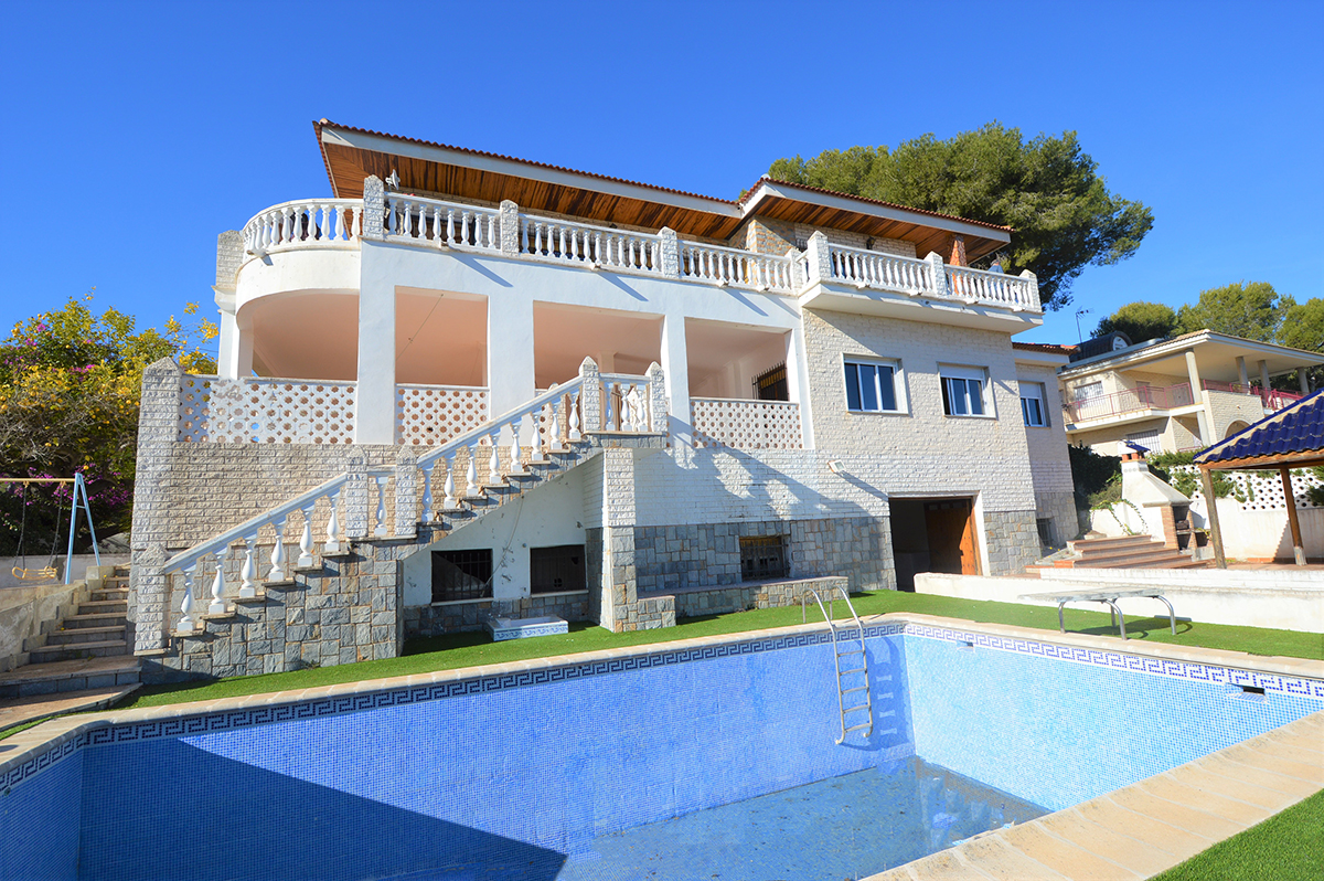 Resale - 10 Bedroom 9 Bathroom Villa in Orihuela Costa - Campoamor - Alicante Resale - 10 Bedroom 9 Bathroom Villa in Orihuela Costa - Campoamor - Alicante