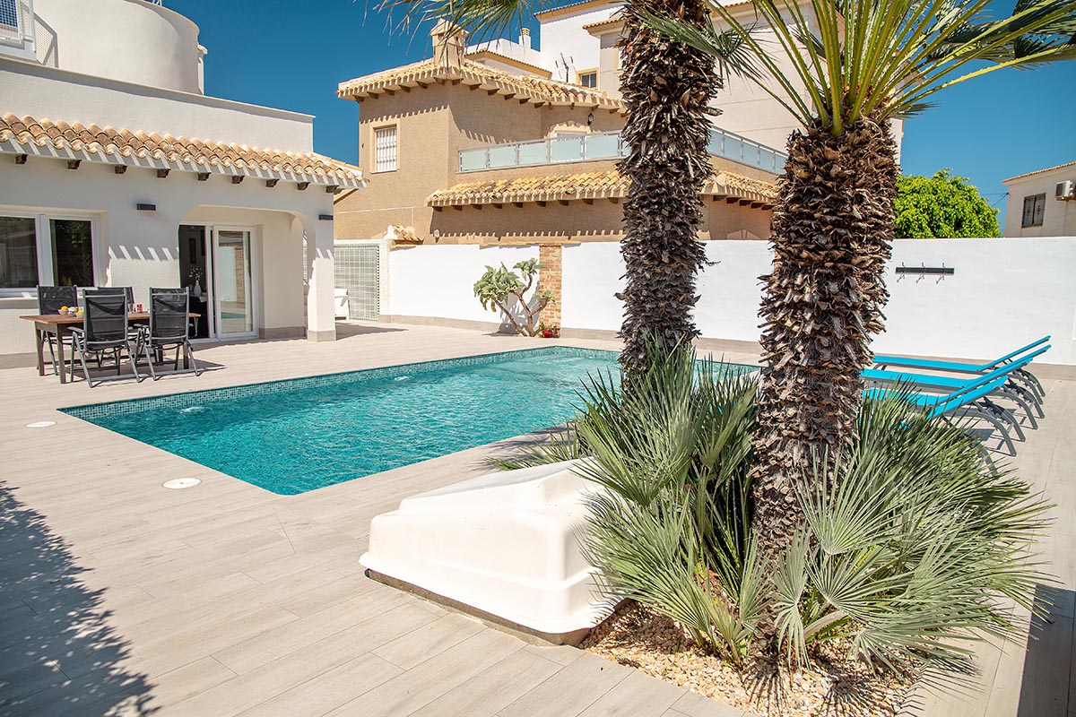 Resale - 3 Bedroom 3 Bathroom Villa in Orihuela Costa - Playa Flamenca - Alicante Resale - 3 Bedroom 3 Bathroom Villa in Orihuela Costa - Playa Flamenca - Alicante