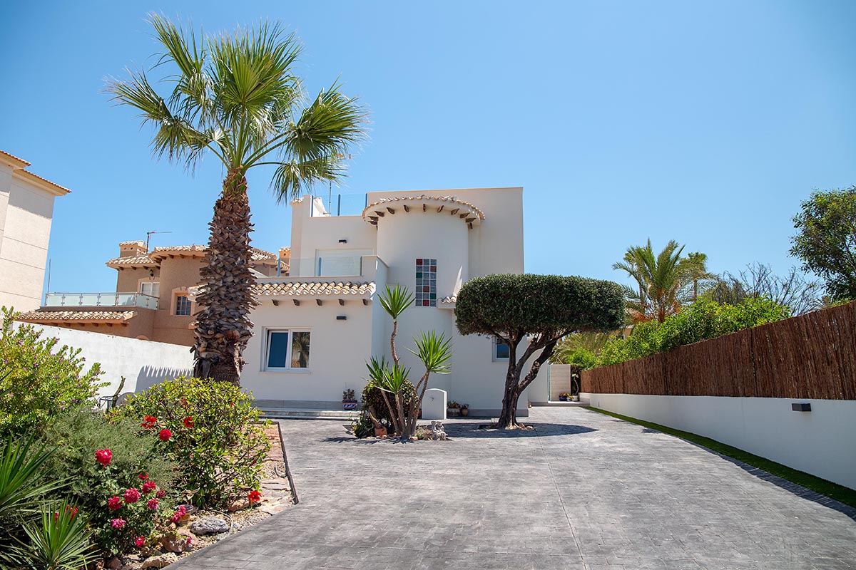 Resale - 3 Bedroom 3 Bathroom Villa in Orihuela Costa - Playa Flamenca - Alicante Resale - 3 Bedroom 3 Bathroom Villa in Orihuela Costa - Playa Flamenca - Alicante