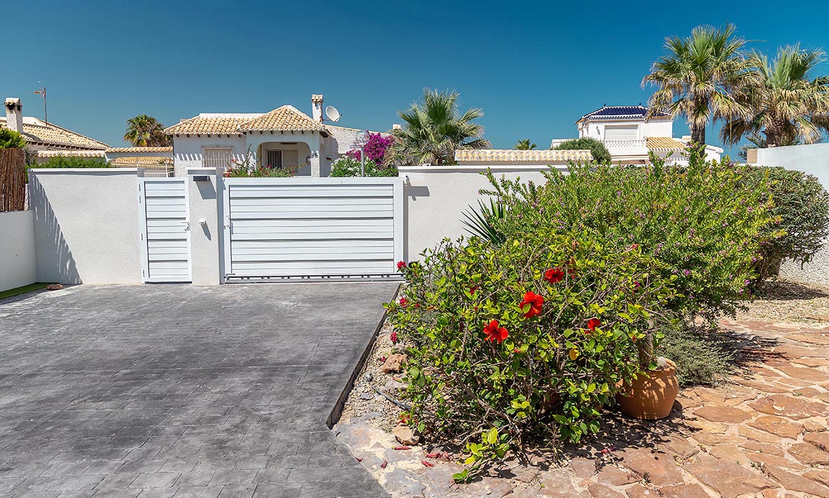 Resale - 3 Bedroom 3 Bathroom Villa in Orihuela Costa - Playa Flamenca - Alicante Resale - 3 Bedroom 3 Bathroom Villa in Orihuela Costa - Playa Flamenca - Alicante