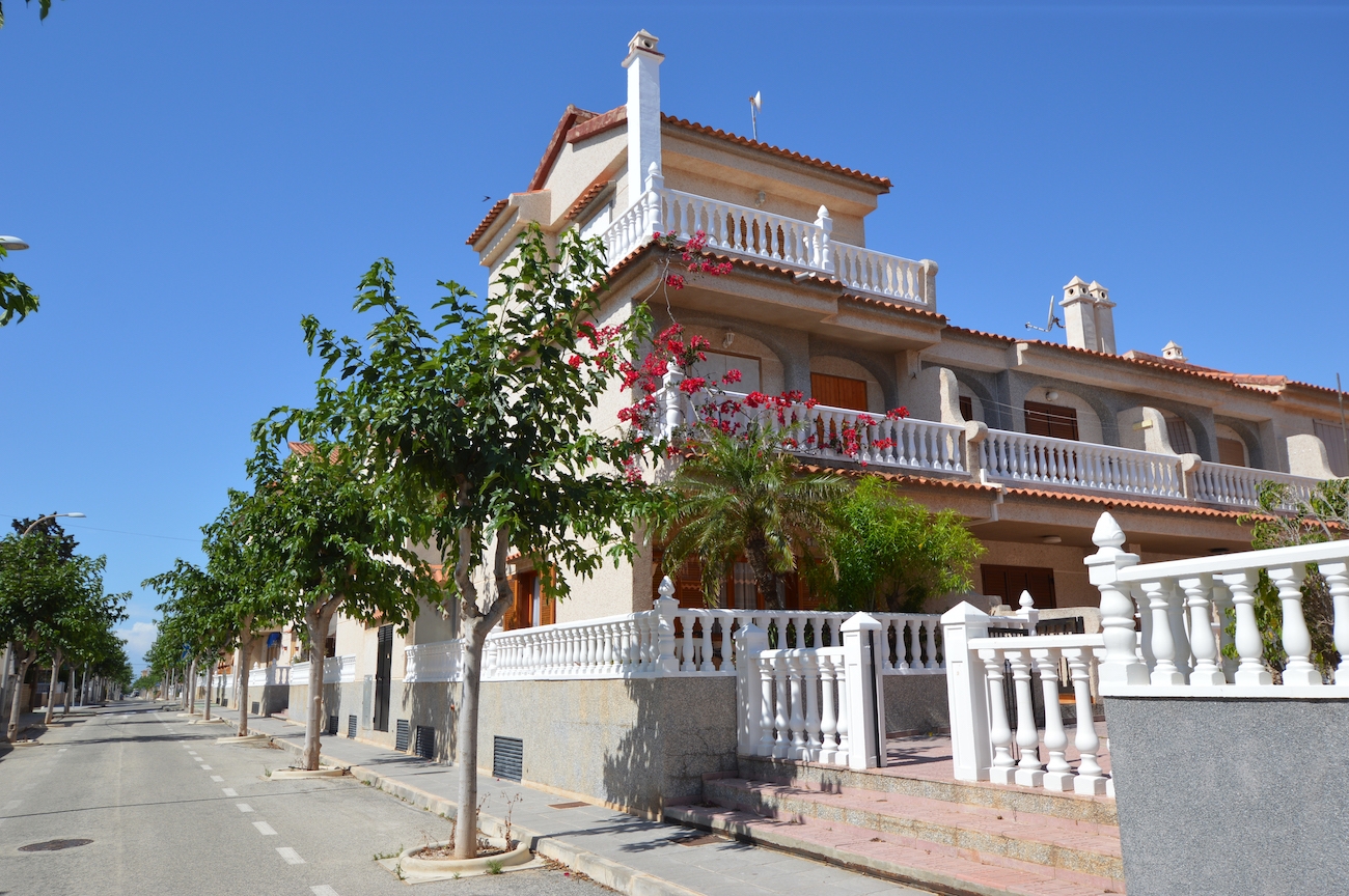 4 Bedroom 3 Bathroom Townhouse in Pilar de la Horadada