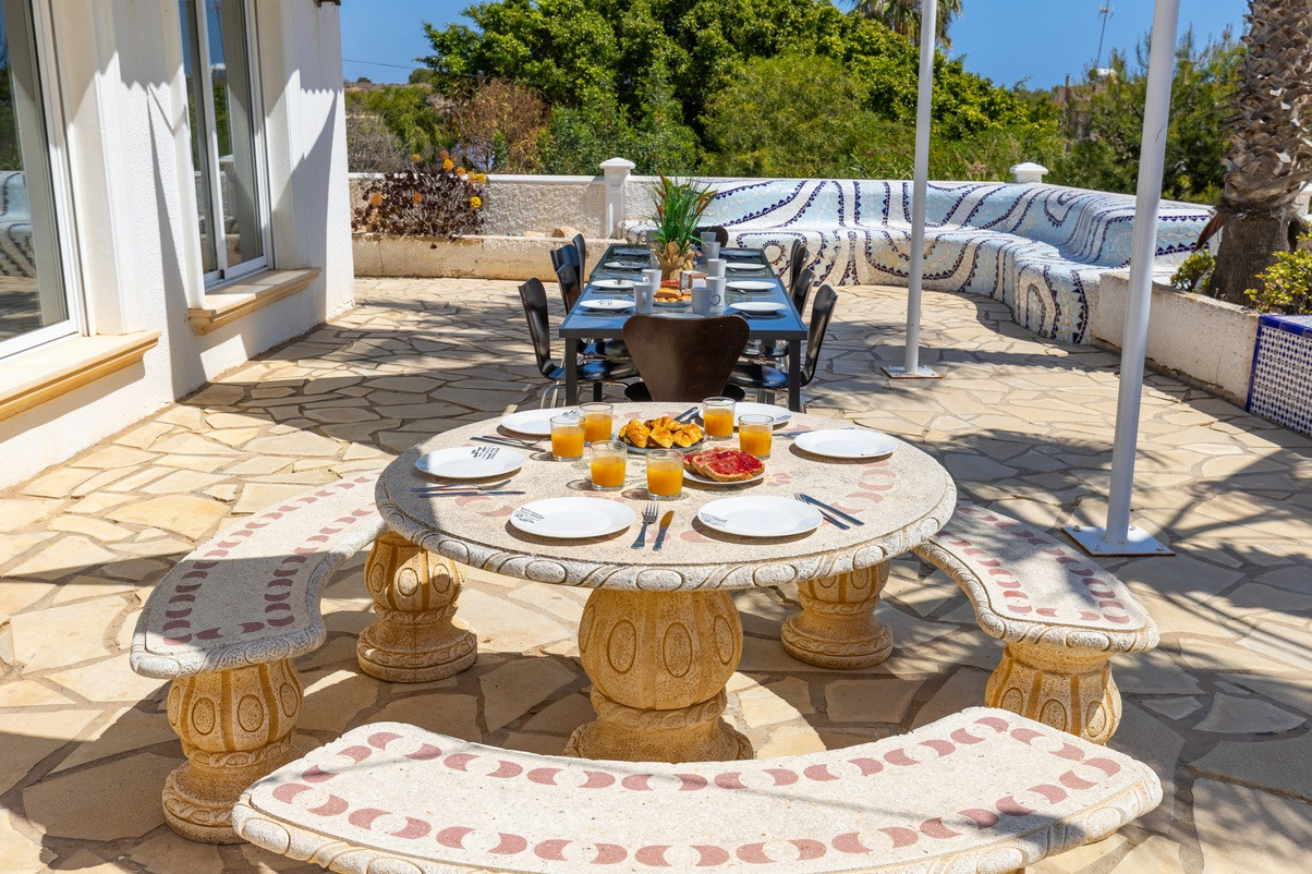 Resale - 4 Bedroom 3 Bathroom Villa in Orihuela Costa - Playa Flamenca - Alicante