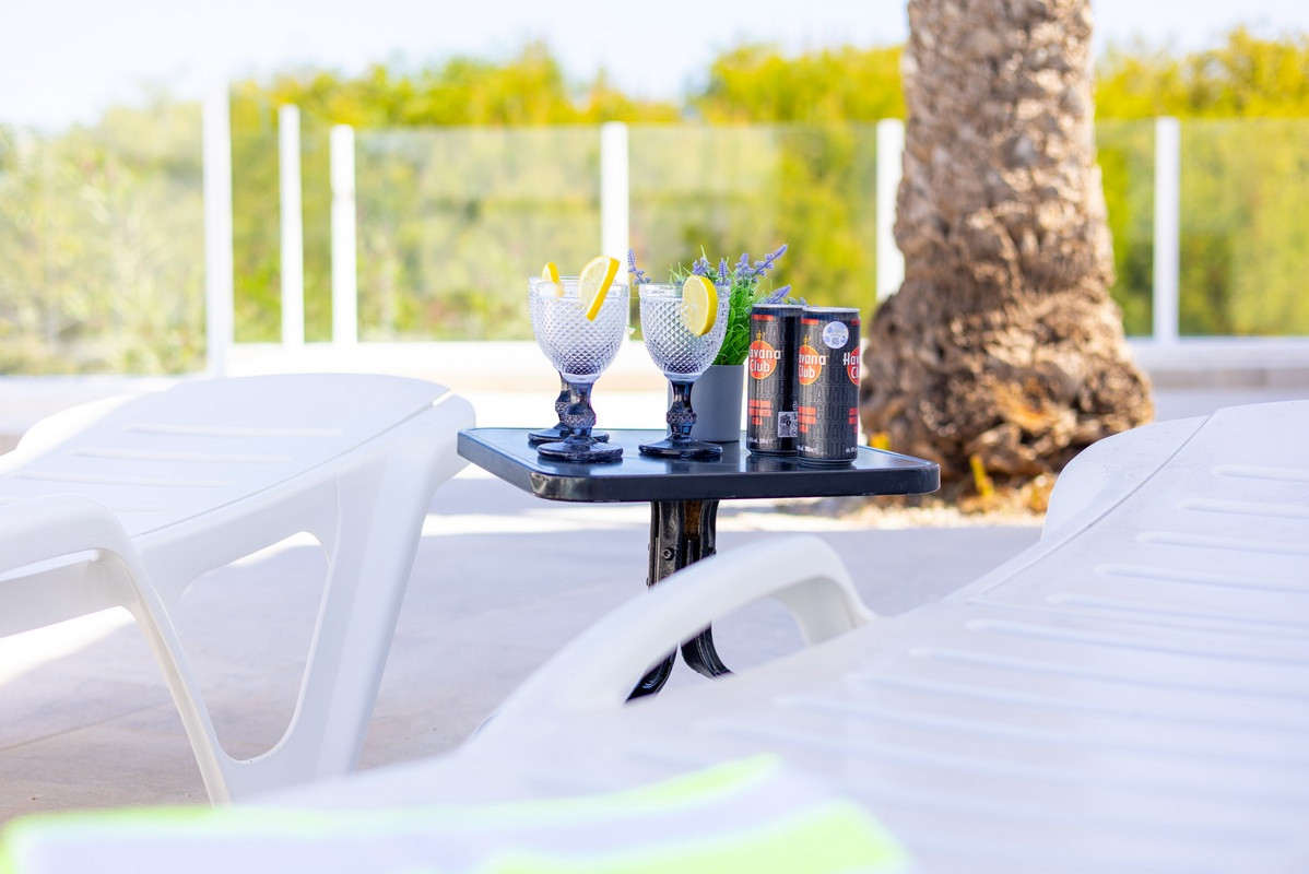 Resale - 4 Bedroom 3 Bathroom Villa in Orihuela Costa - Playa Flamenca - Alicante