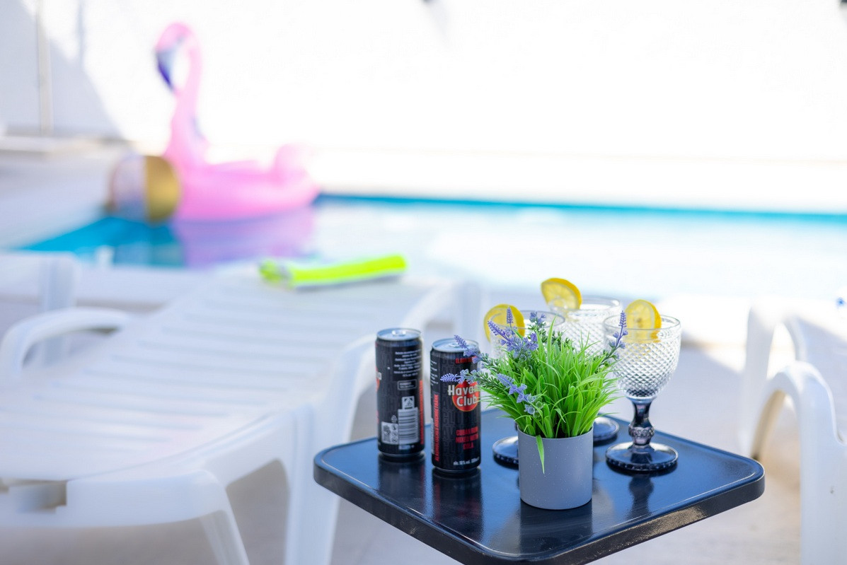 Resale - 4 Bedroom 3 Bathroom Villa in Orihuela Costa - Playa Flamenca - Alicante