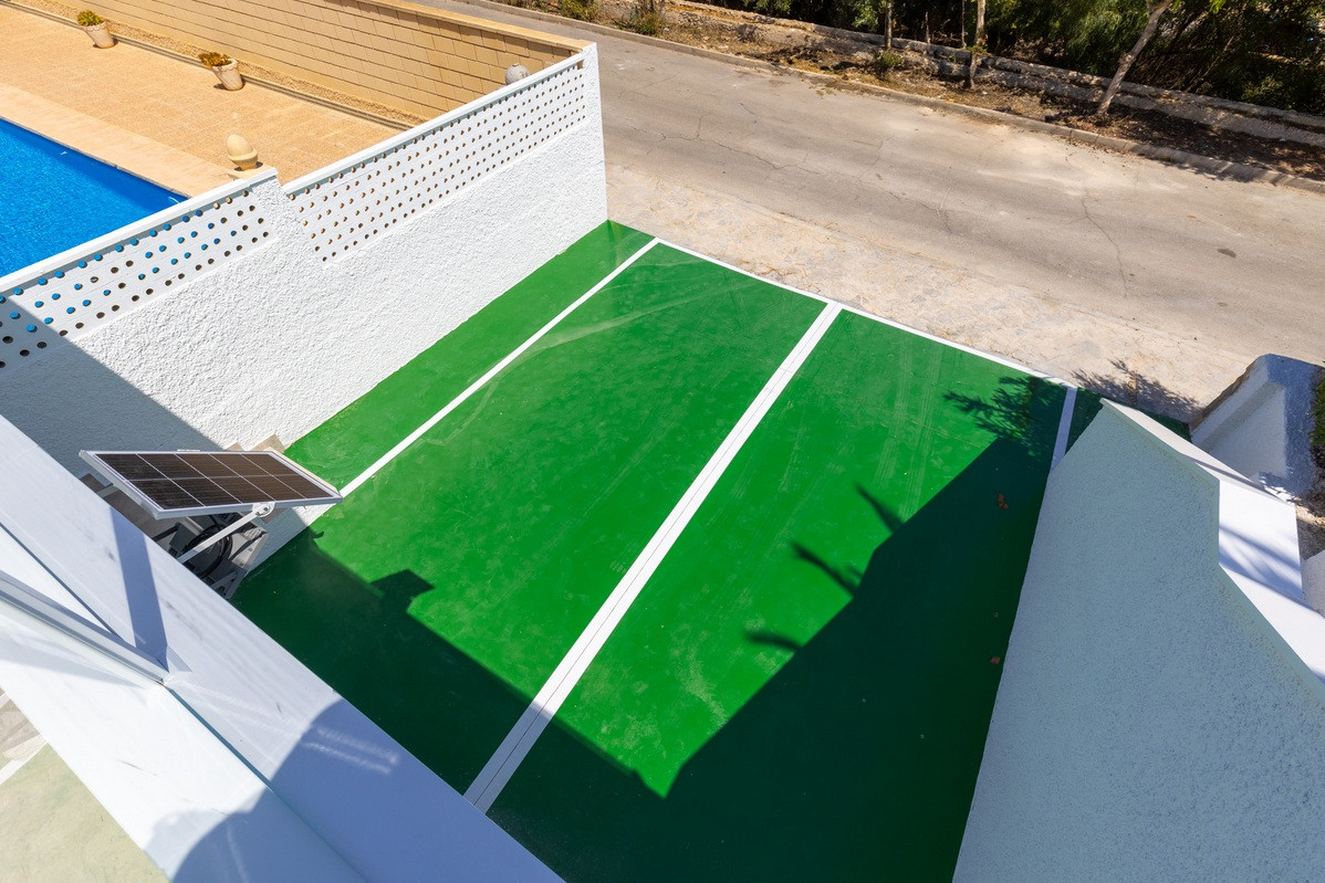 Resale - 4 Bedroom 3 Bathroom Villa in Orihuela Costa - Playa Flamenca - Alicante