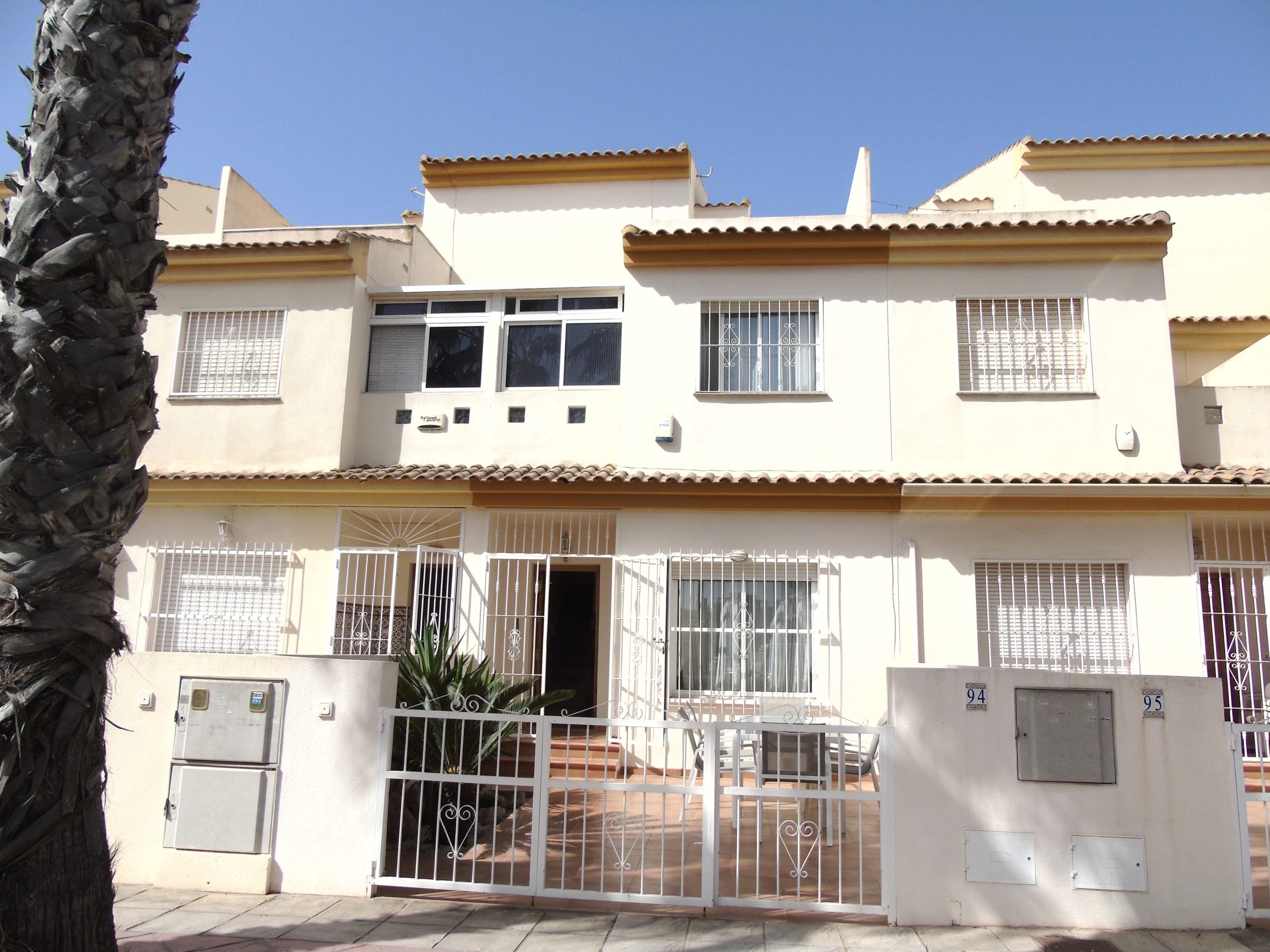 Resale - 3 Bedroom 2 Bathroom Townhouse in Cabo Roig - - Alicante Resale - 3 Bedroom 2 Bathroom Townhouse in Cabo Roig - - Alicante