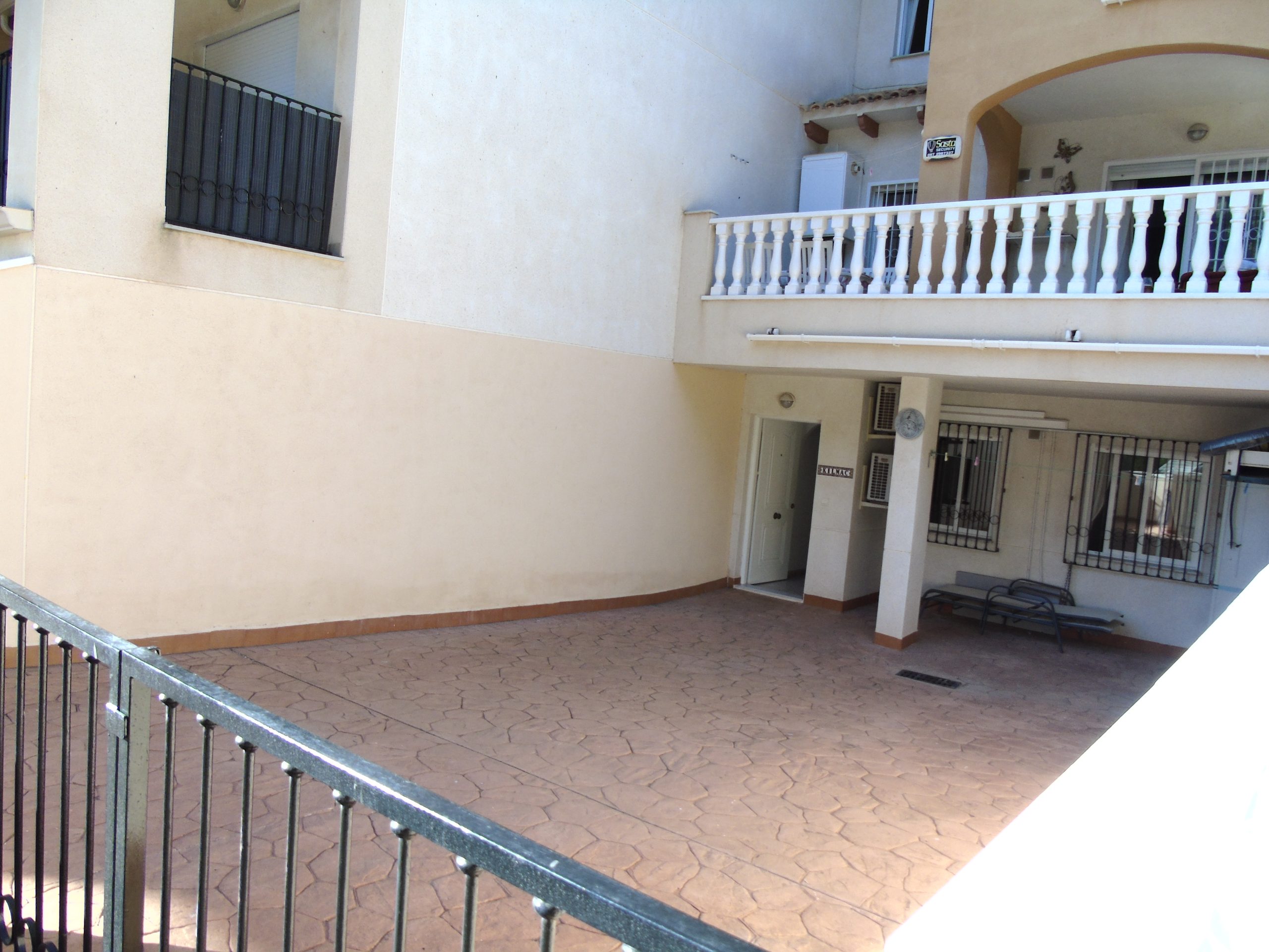 Resale - 4 Bedroom 4 Bathroom Townhouse in Campoamor - - Alicante Resale - 4 Bedroom 4 Bathroom Townhouse in Campoamor - - Alicante