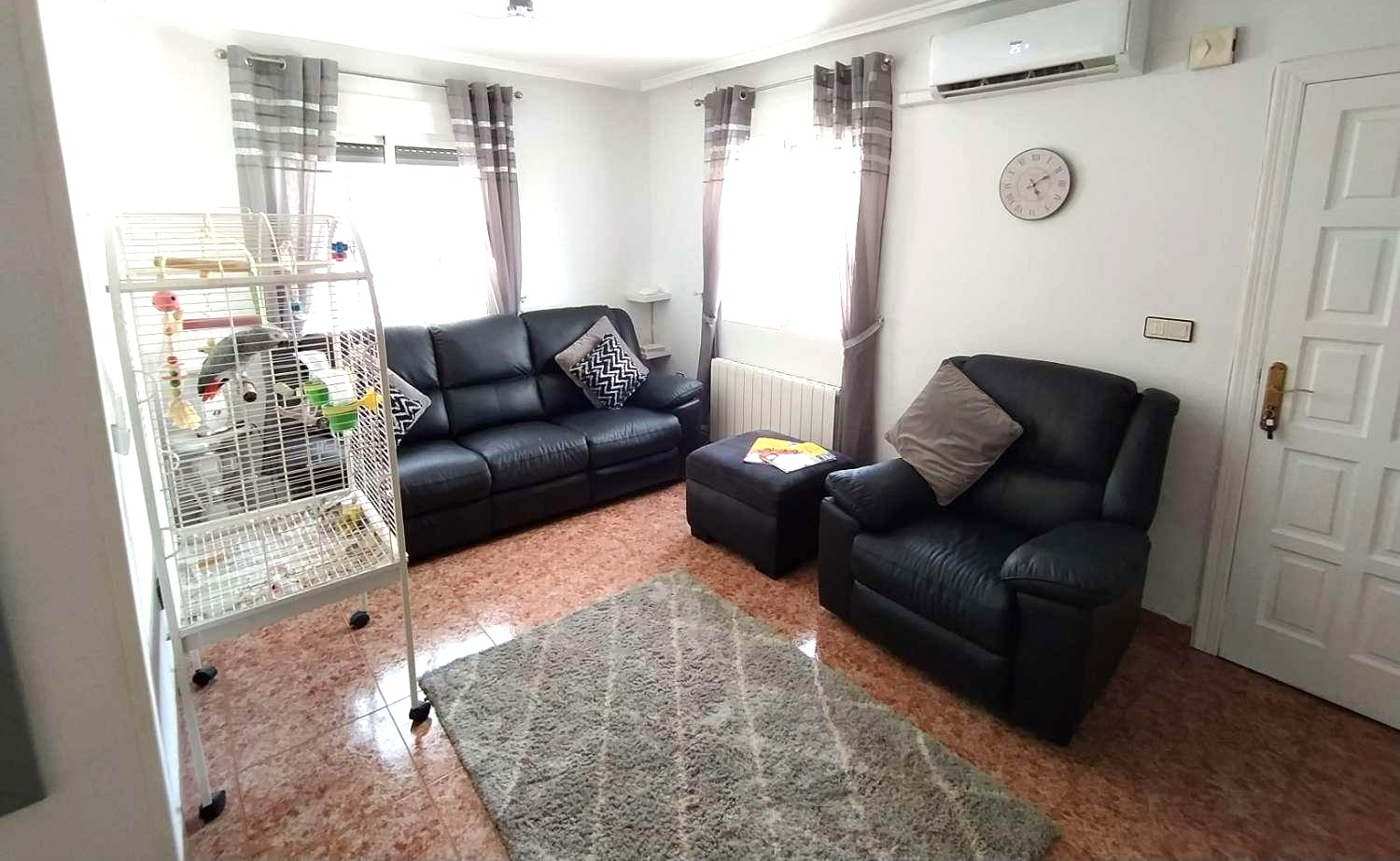 Resale - 3 Bedroom 2 Bathroom Quad in La Forida - - Alicante Resale - 3 Bedroom 2 Bathroom Quad in La Forida - - Alicante
