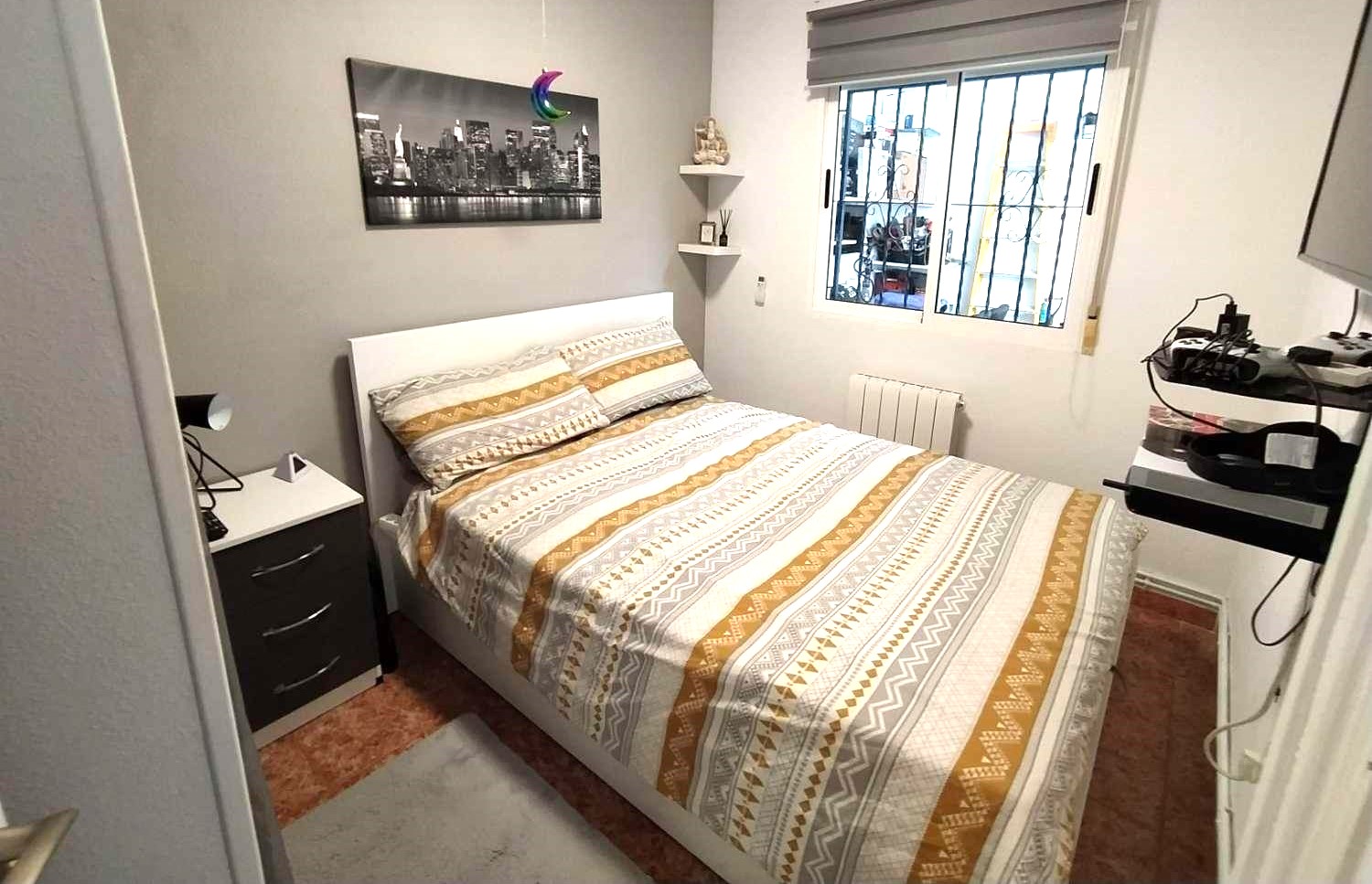 Resale - 3 Bedroom 2 Bathroom Quad in La Forida - - Alicante Resale - 3 Bedroom 2 Bathroom Quad in La Forida - - Alicante