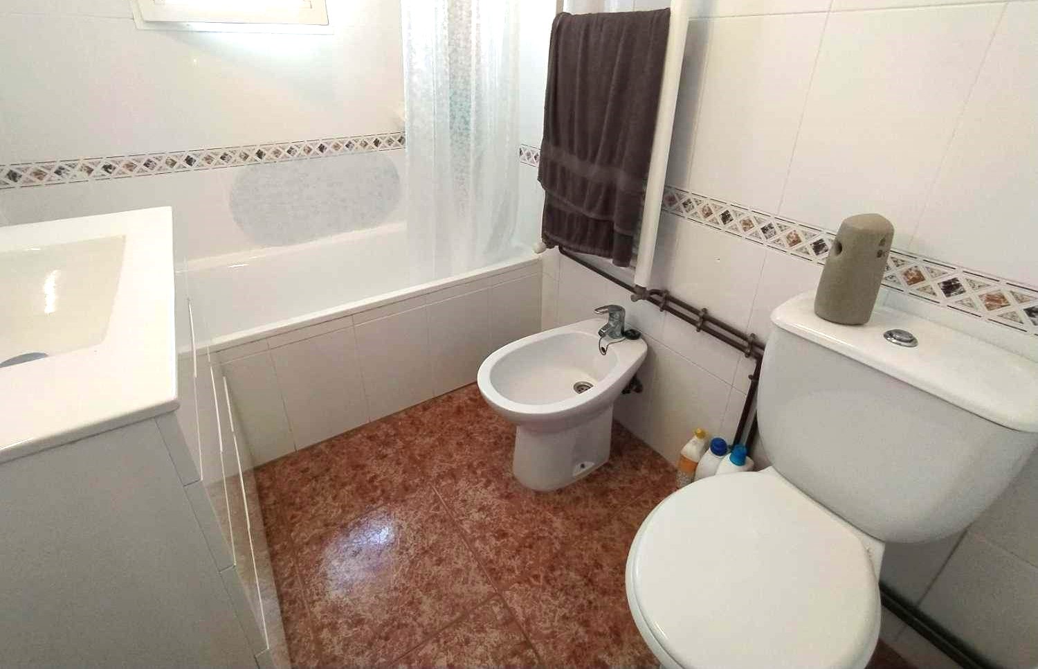 Resale - 3 Bedroom 2 Bathroom Quad in La Forida - - Alicante Resale - 3 Bedroom 2 Bathroom Quad in La Forida - - Alicante