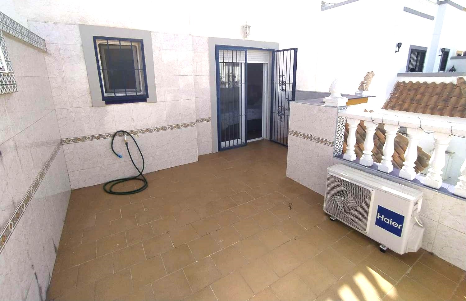Resale - 3 Bedroom 2 Bathroom Quad in La Forida - - Alicante Resale - 3 Bedroom 2 Bathroom Quad in La Forida - - Alicante