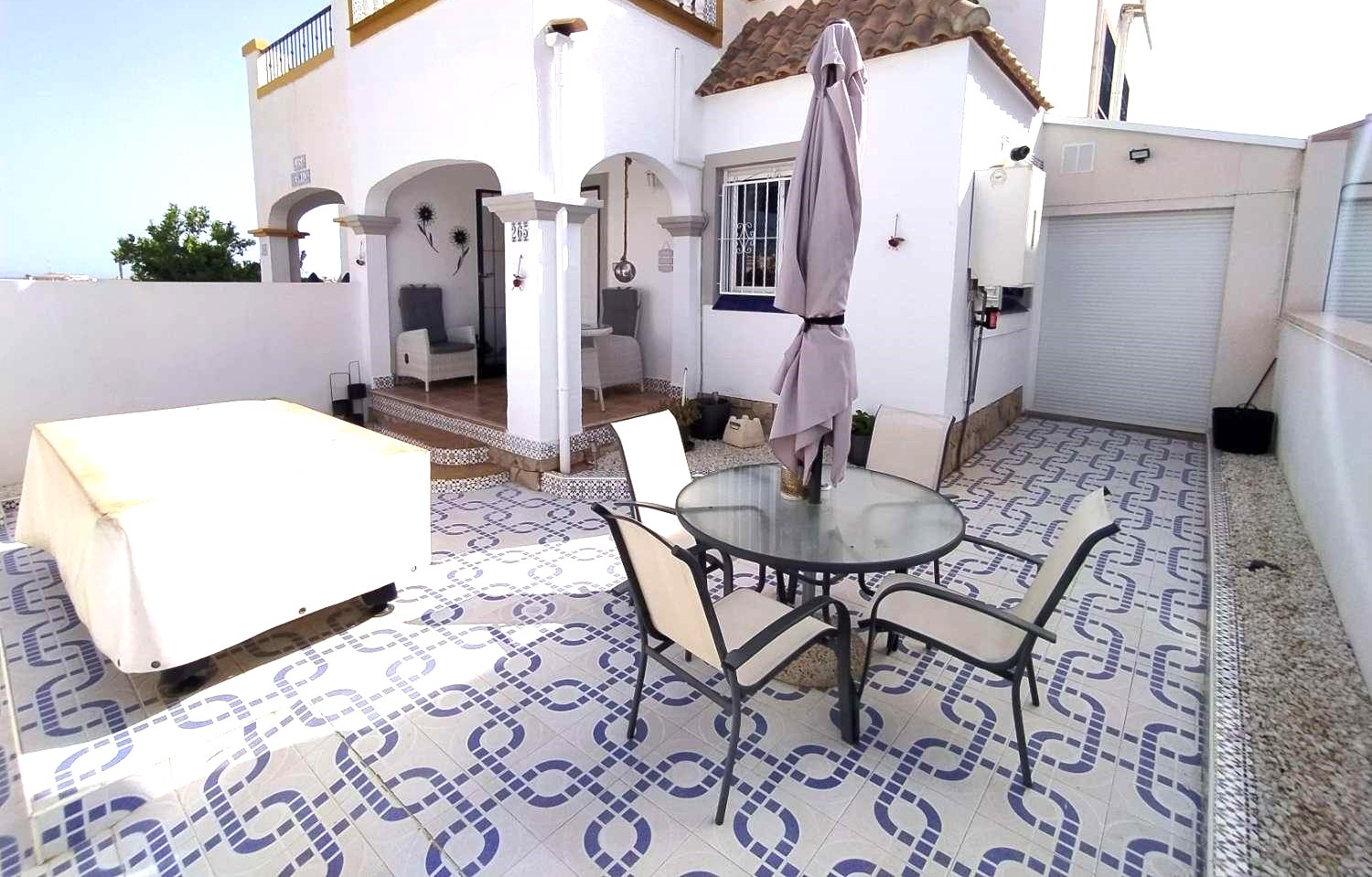 Resale - 3 Bedroom 2 Bathroom Quad in La Forida - - Alicante Resale - 3 Bedroom 2 Bathroom Quad in La Forida - - Alicante