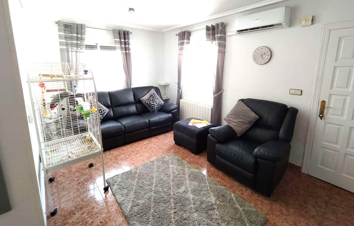 Resale - 3 Bedroom 2 Bathroom Quad in La Forida - - Alicante Resale - 3 Bedroom 2 Bathroom Quad in La Forida - - Alicante