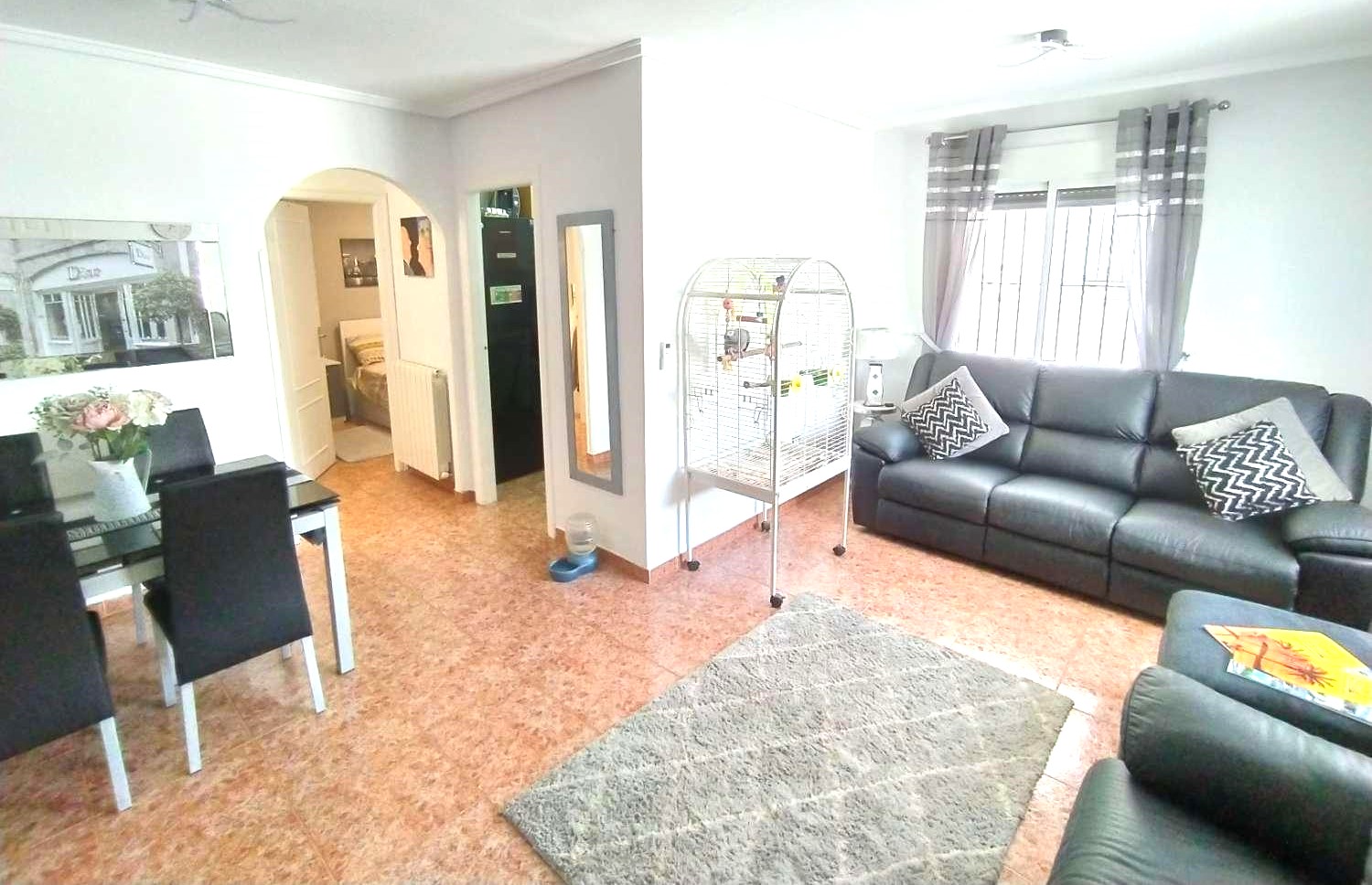 Resale - 3 Bedroom 2 Bathroom Quad in La Forida - - Alicante Resale - 3 Bedroom 2 Bathroom Quad in La Forida - - Alicante