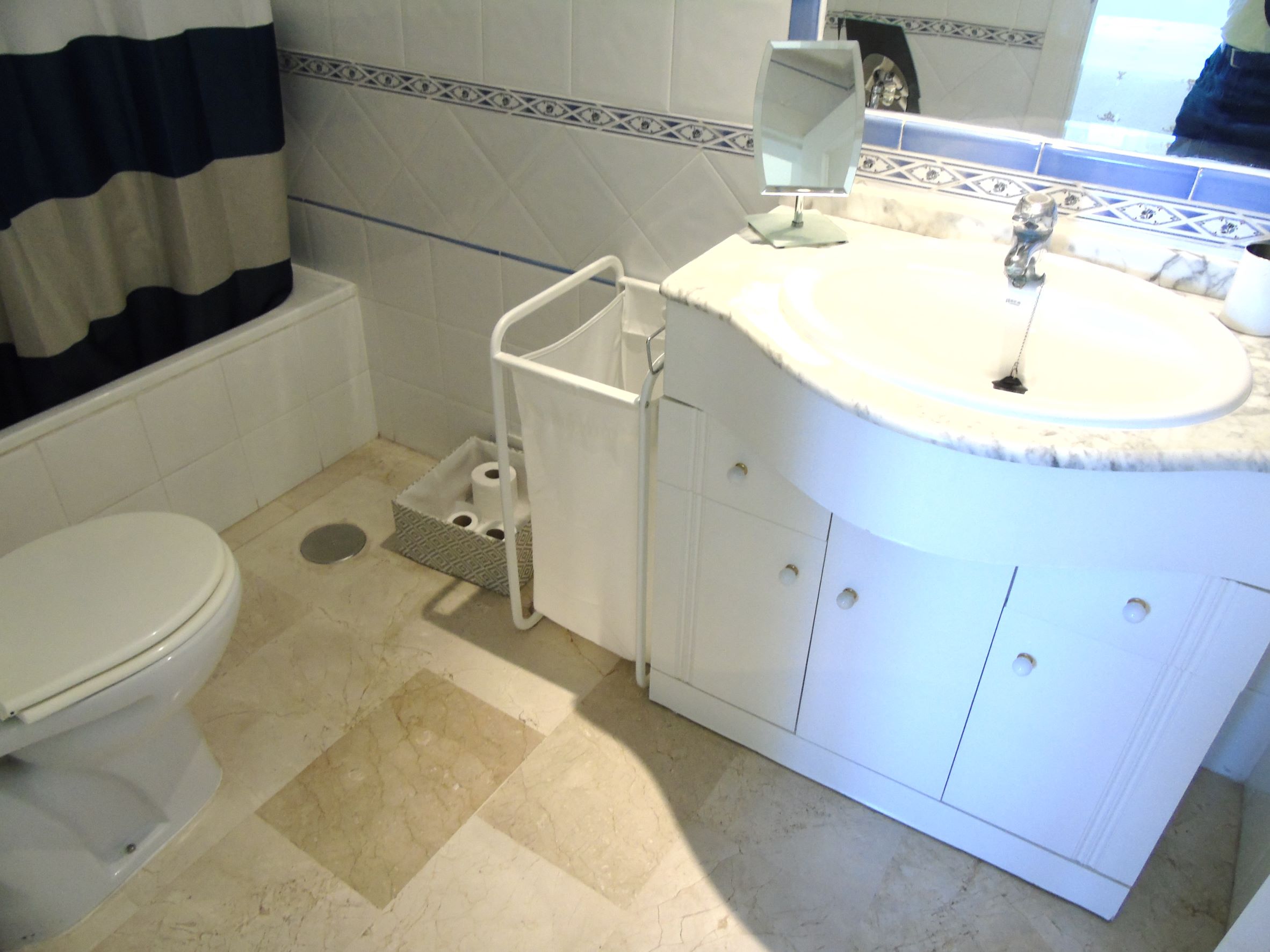 Resale - 3 Bedroom 2 Bathroom Quad in La Forida - - Alicante Resale - 3 Bedroom 2 Bathroom Quad in La Forida - - Alicante