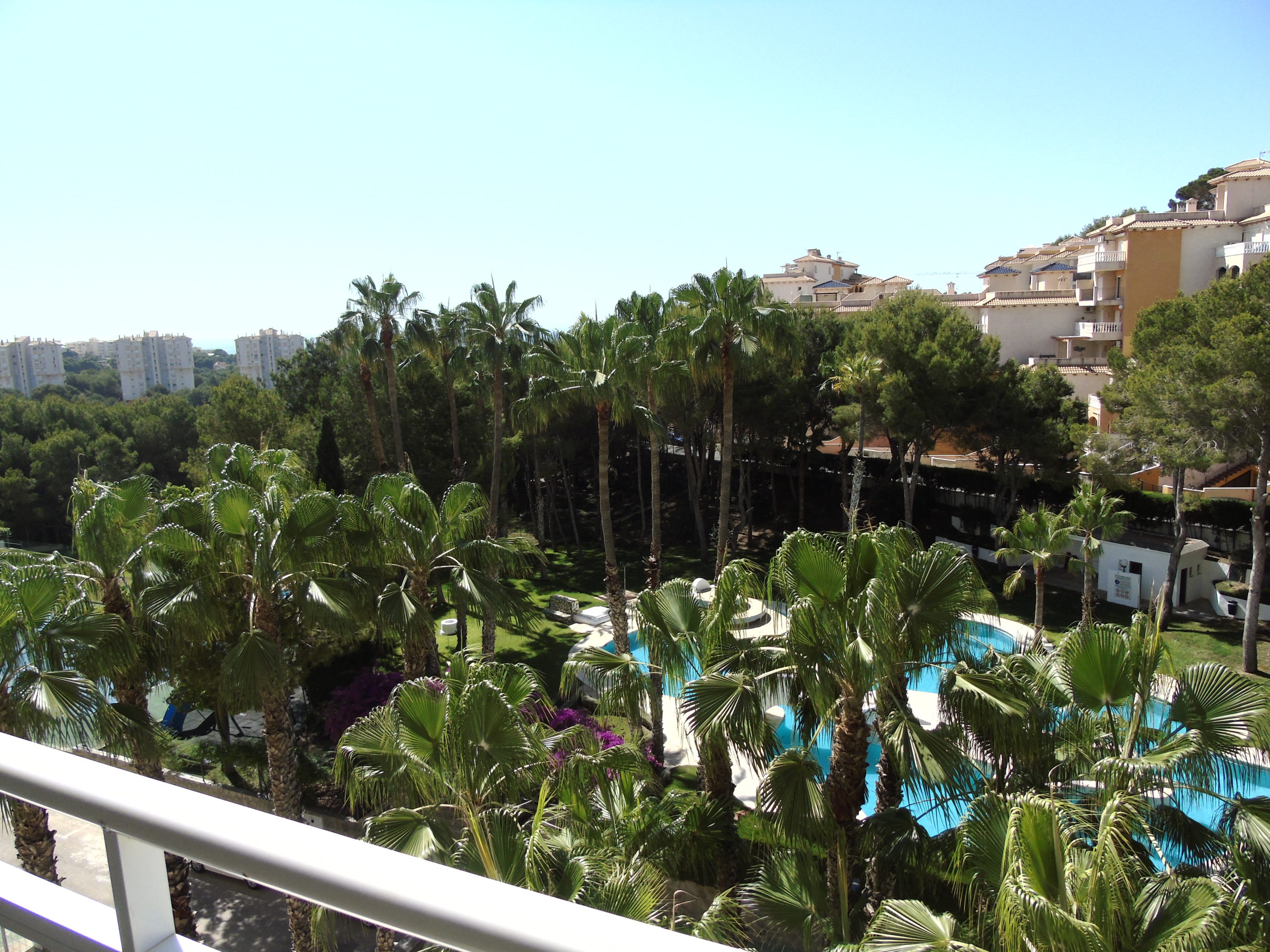 Resale - 3 Bedroom 2 Bathroom Quad in La Forida - - Alicante Resale - 3 Bedroom 2 Bathroom Quad in La Forida - - Alicante