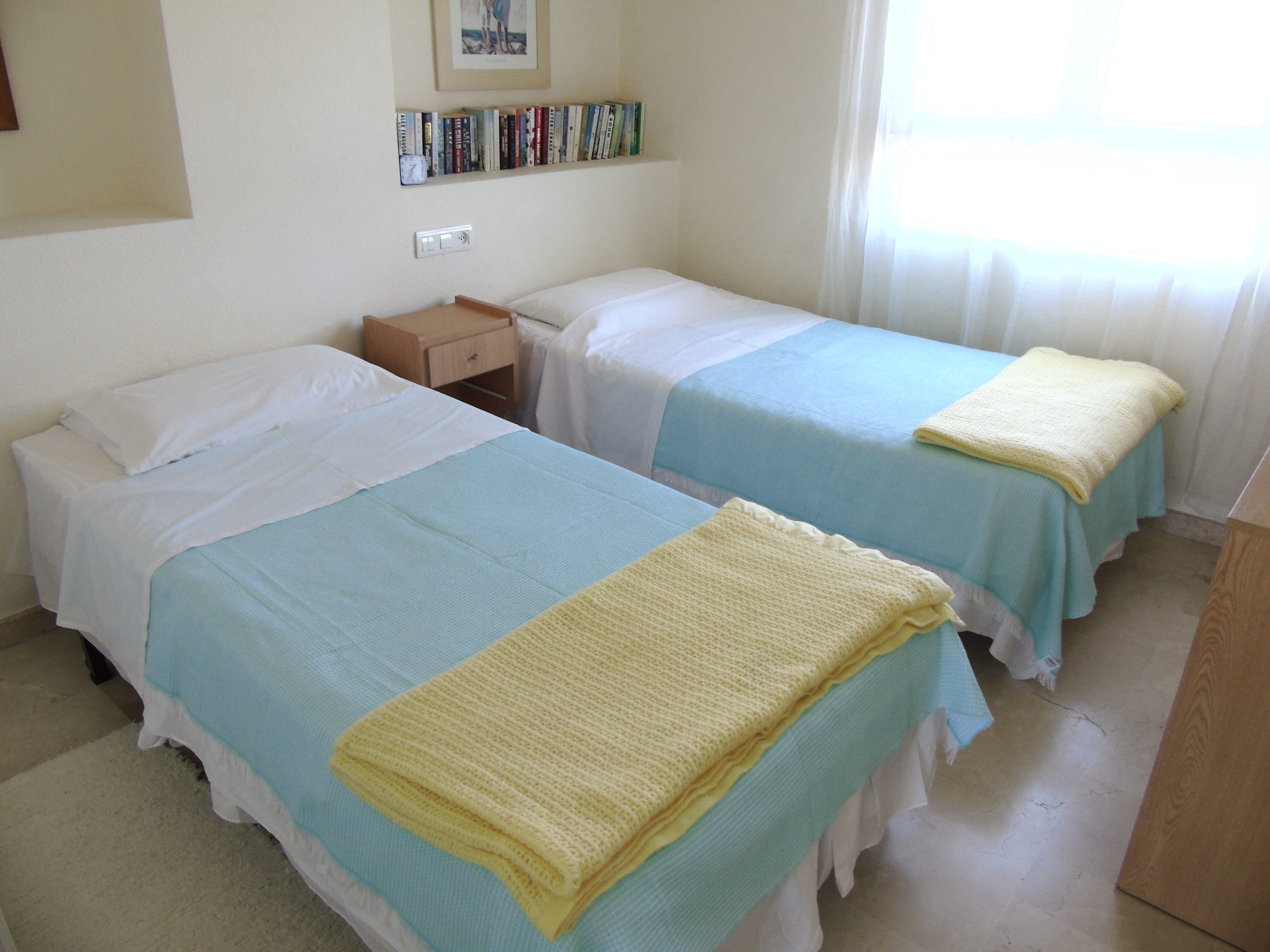 Resale - 3 Bedroom 2 Bathroom Quad in La Forida - - Alicante Resale - 3 Bedroom 2 Bathroom Quad in La Forida - - Alicante