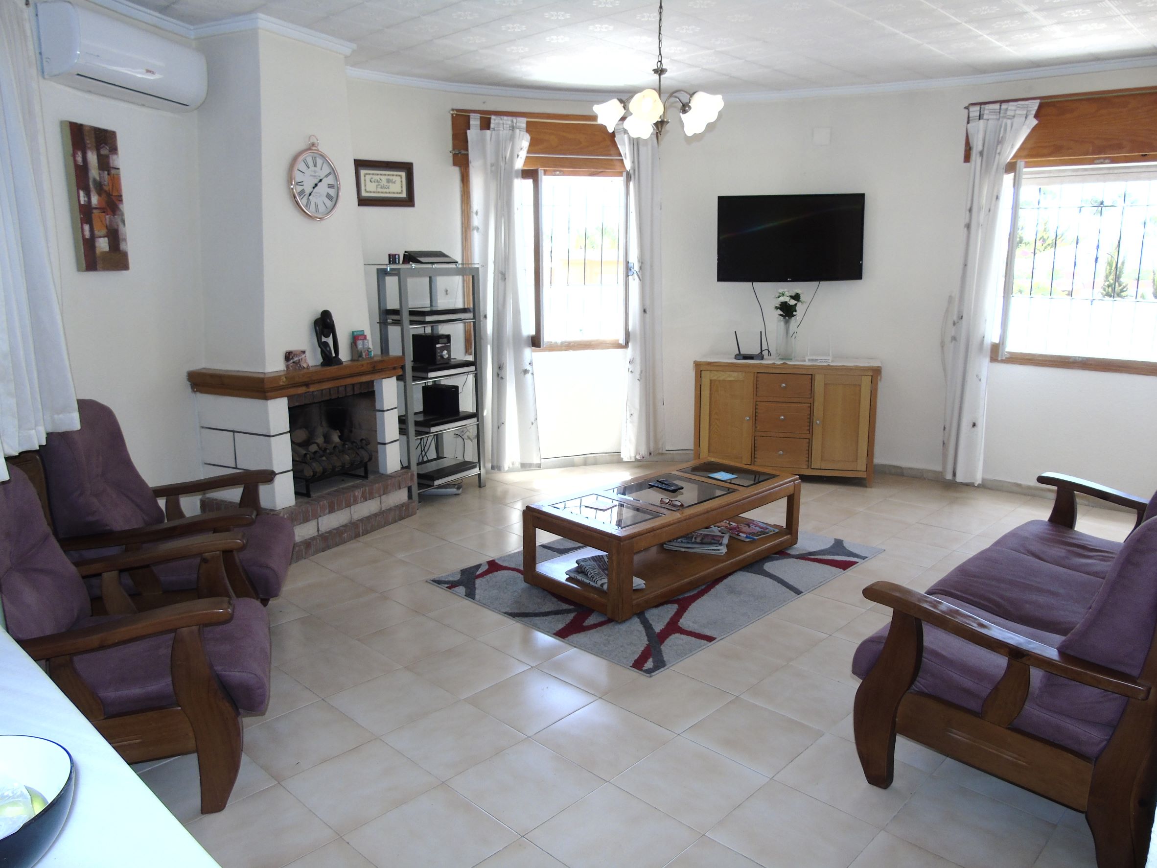 Resale - 6 Bedroom 3 Bathroom Villa in La Siesta - - Alicante Resale - 6 Bedroom 3 Bathroom Villa in La Siesta - - Alicante