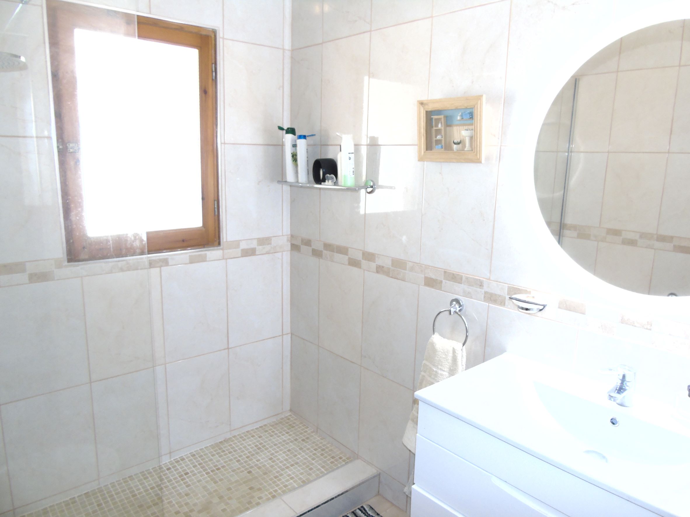 Resale - 6 Bedroom 3 Bathroom Villa in La Siesta - - Alicante Resale - 6 Bedroom 3 Bathroom Villa in La Siesta - - Alicante