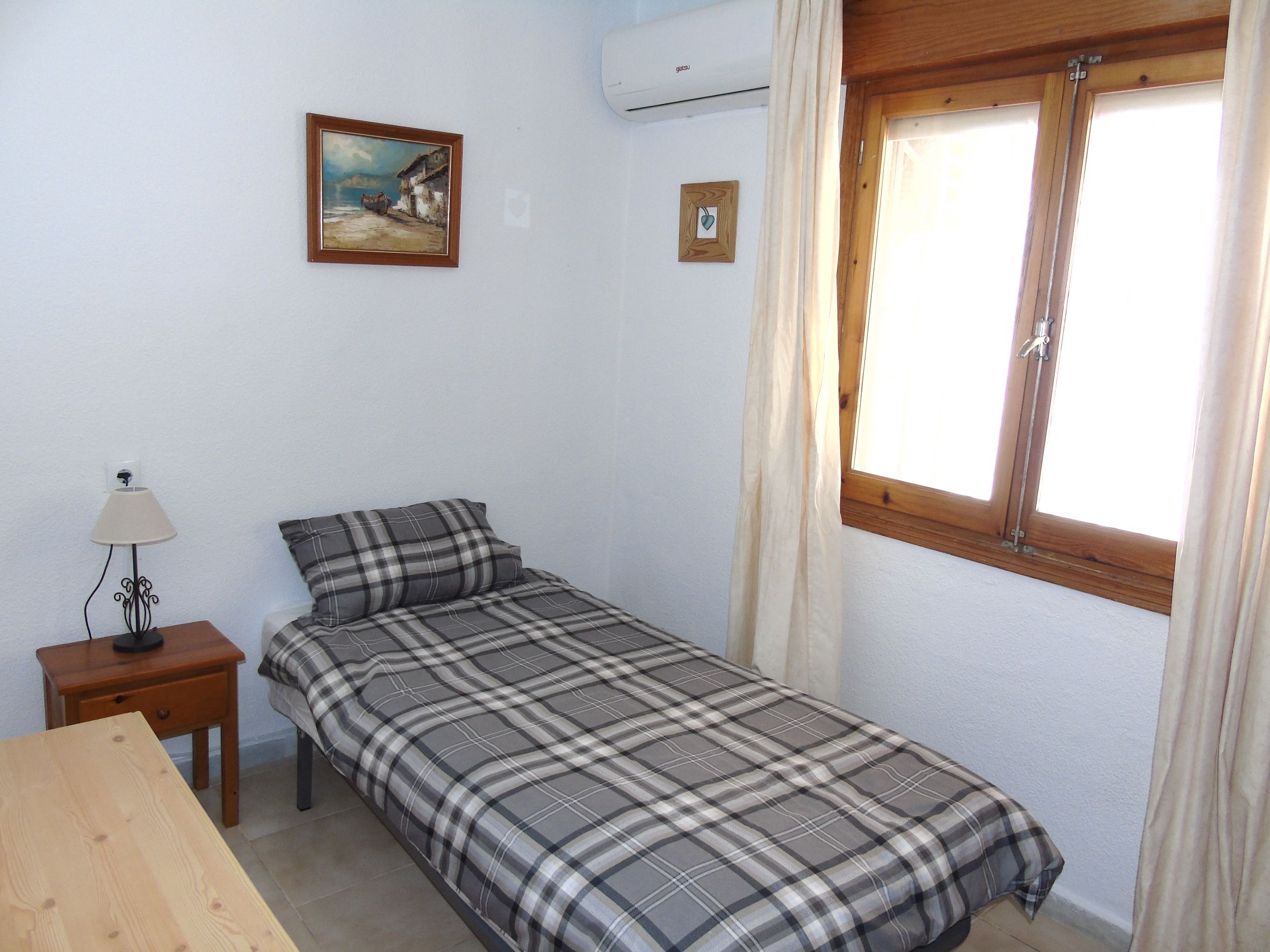 Resale - 6 Bedroom 3 Bathroom Villa in La Siesta - - Alicante Resale - 6 Bedroom 3 Bathroom Villa in La Siesta - - Alicante