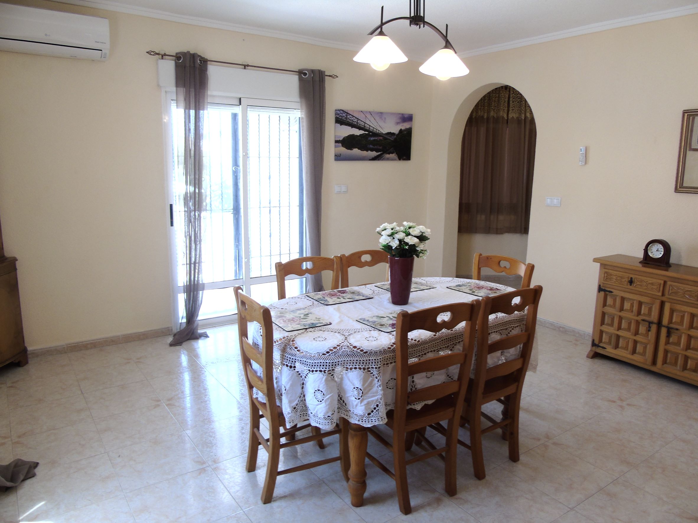 Resale - 6 Bedroom 3 Bathroom Villa in La Siesta - - Alicante Resale - 6 Bedroom 3 Bathroom Villa in La Siesta - - Alicante